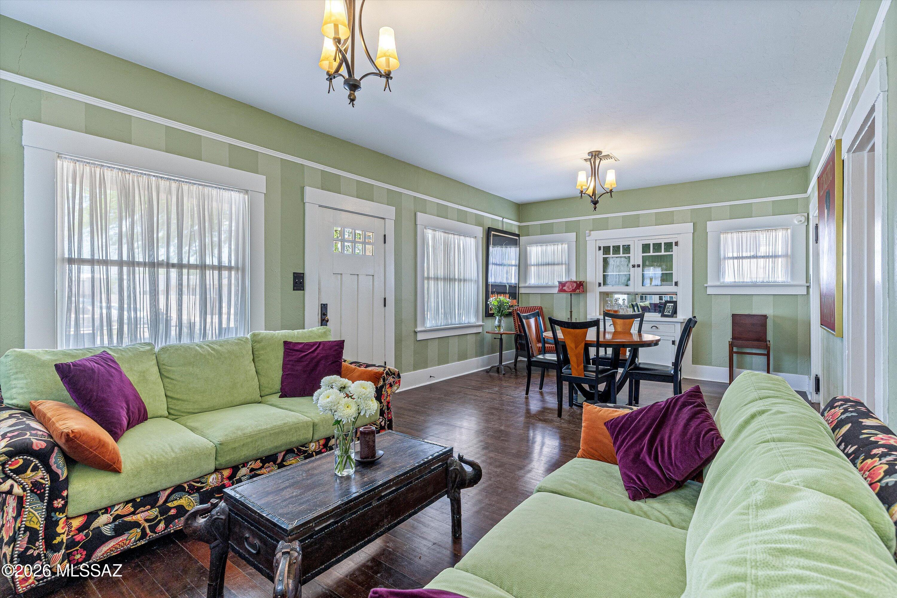 529 E 4th Street