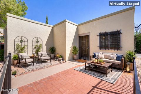 Photo of 1018 Cll De La Temporada, Green Valley, AZ 85614 (MLS # 22605207)