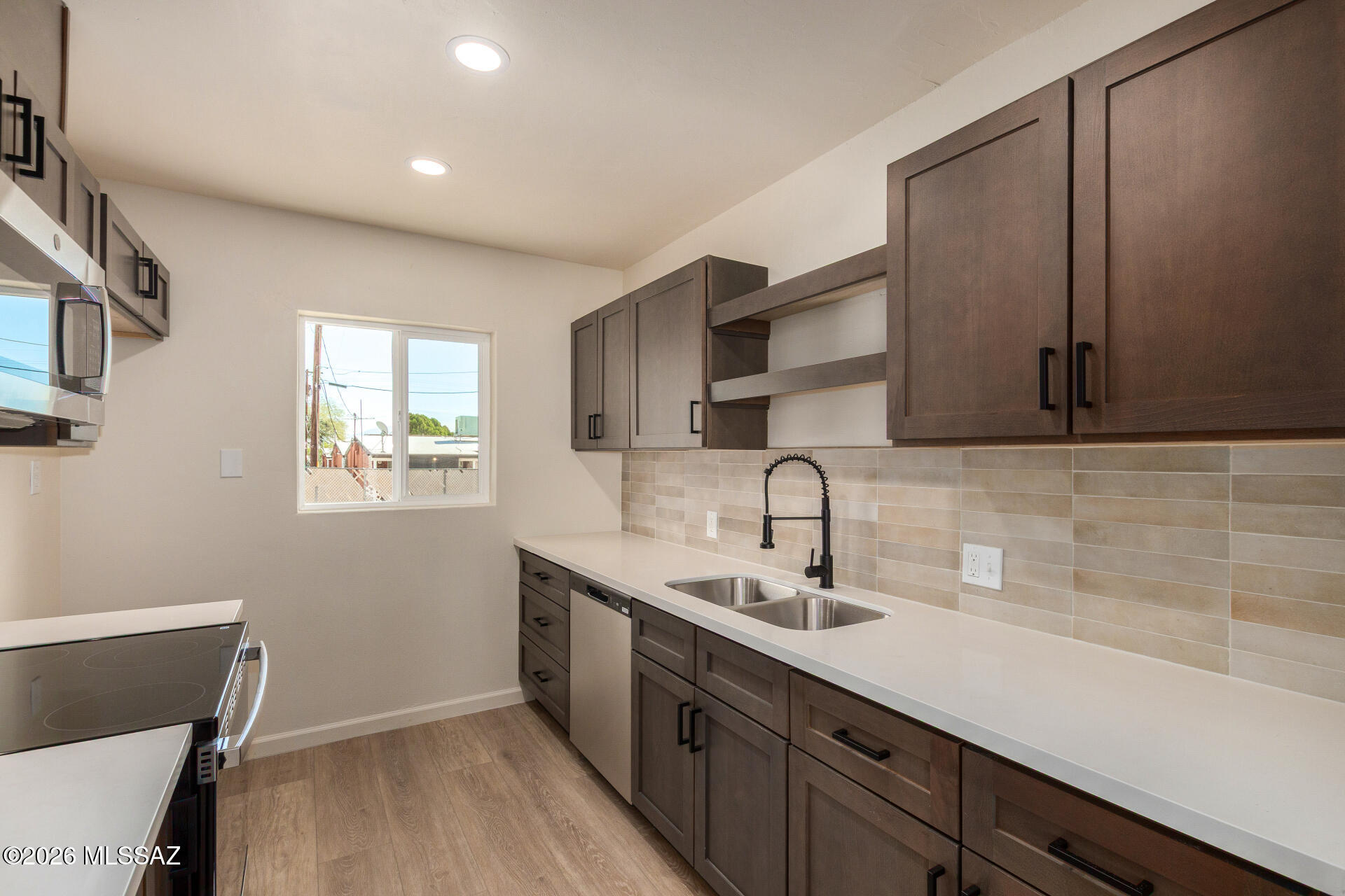 2932 N Castro Avenue