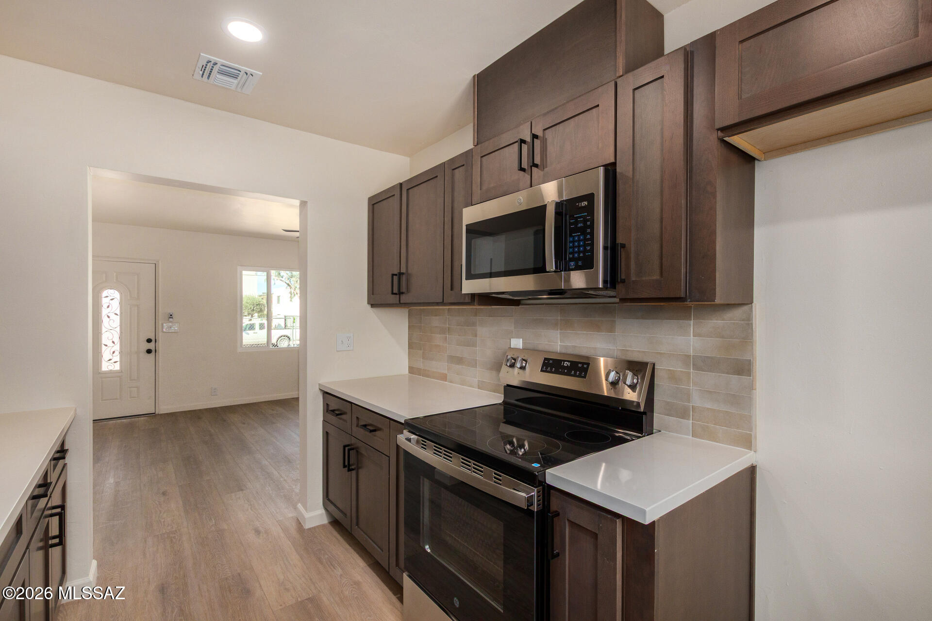 2932 N Castro Avenue