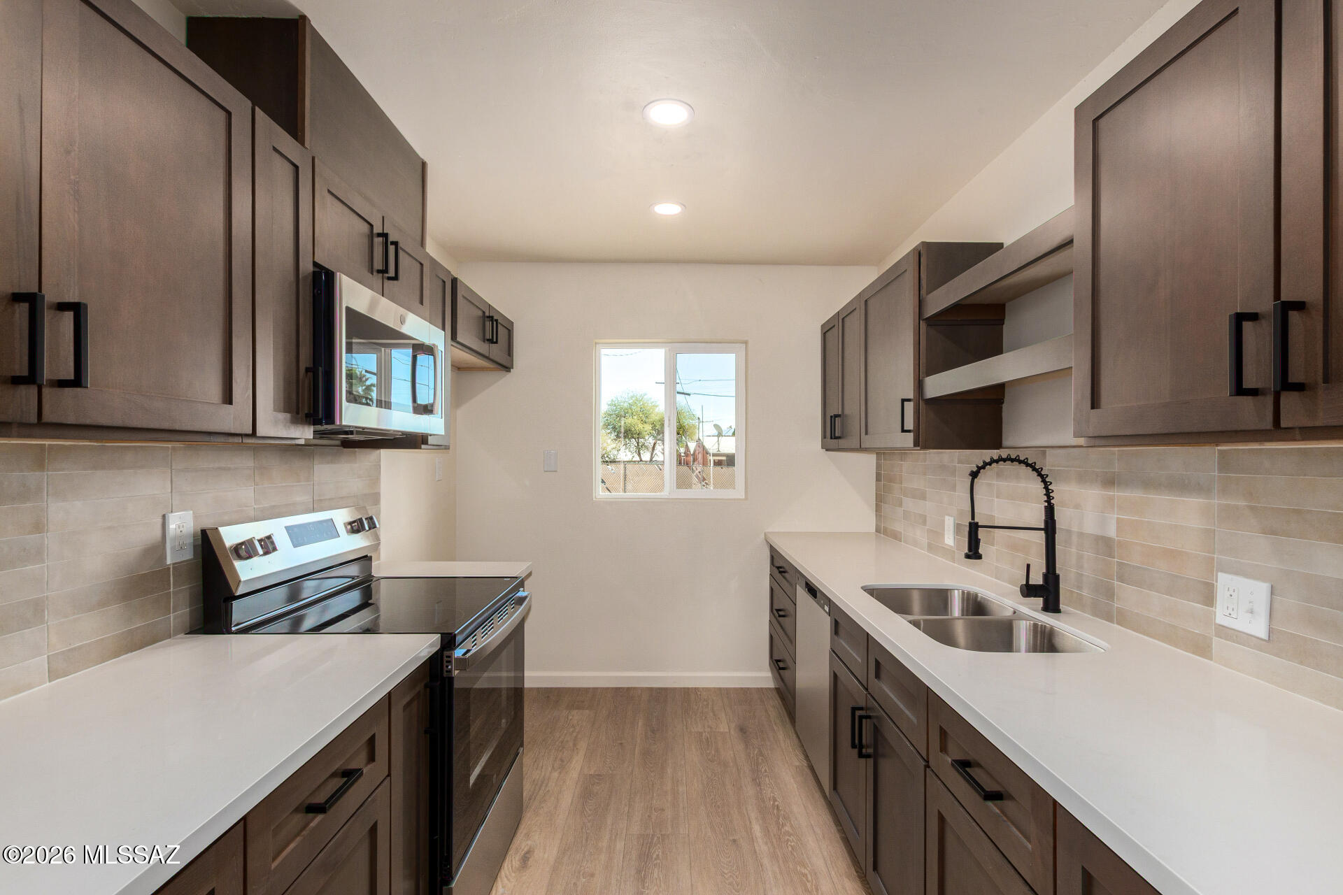 2932 N Castro Avenue