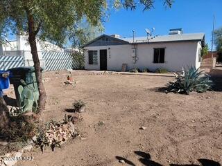 2744 N Castro Avenue