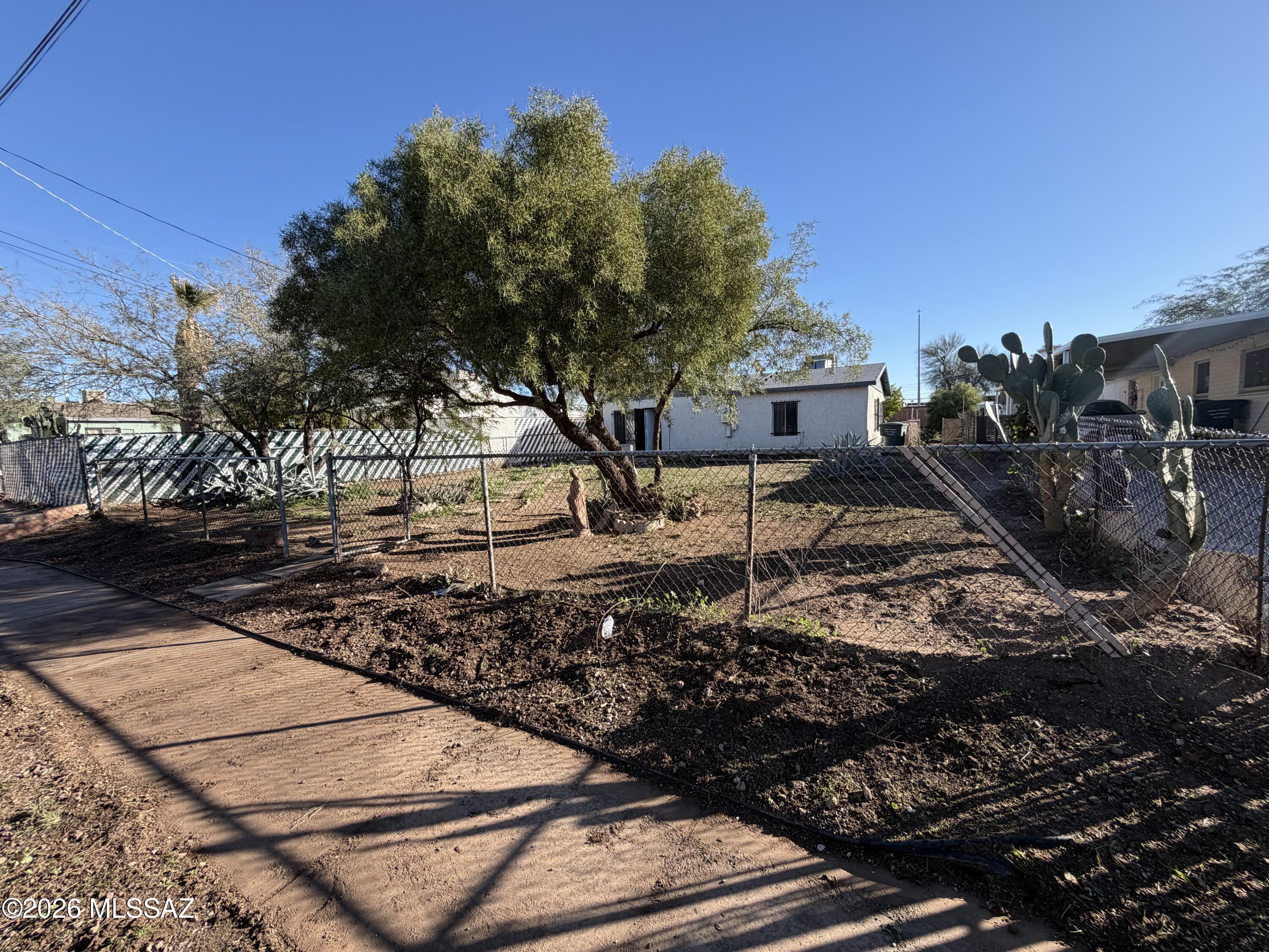 2744 N Castro Avenue