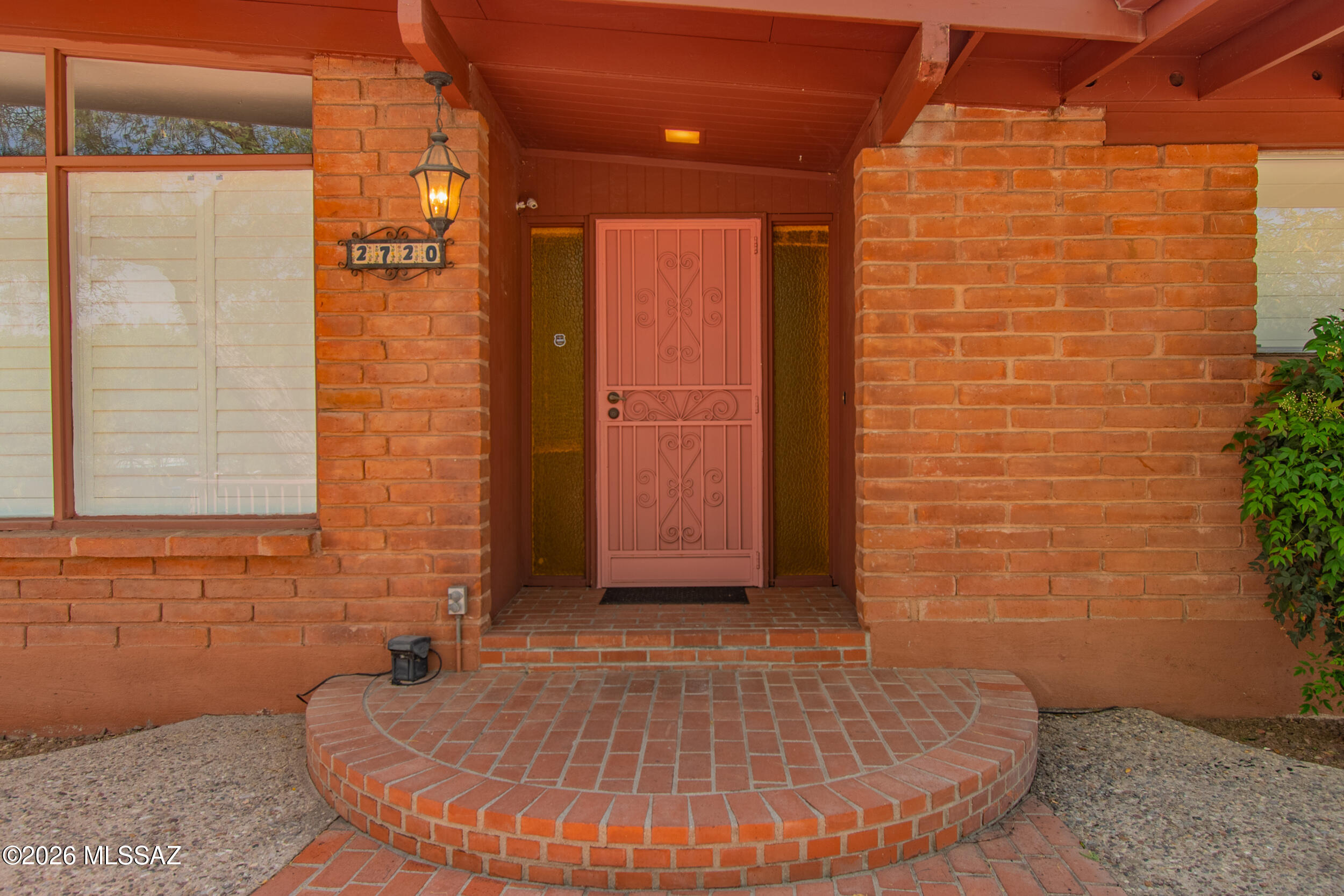 2720 N Avenida Empalme