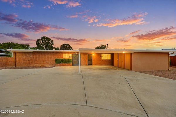 6931 E EDGEMONT ST, TUCSON, AZ 85710 - Image 7b1e412a9357e2dea64b4e45b2bd0168/1344500176