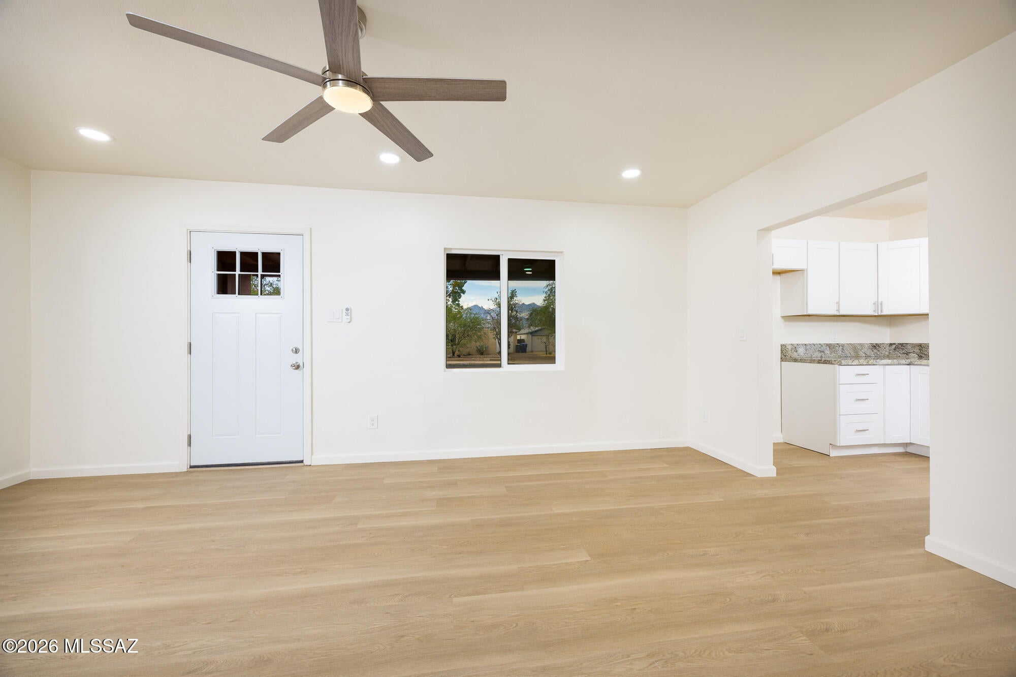 3926 E Louis Lane