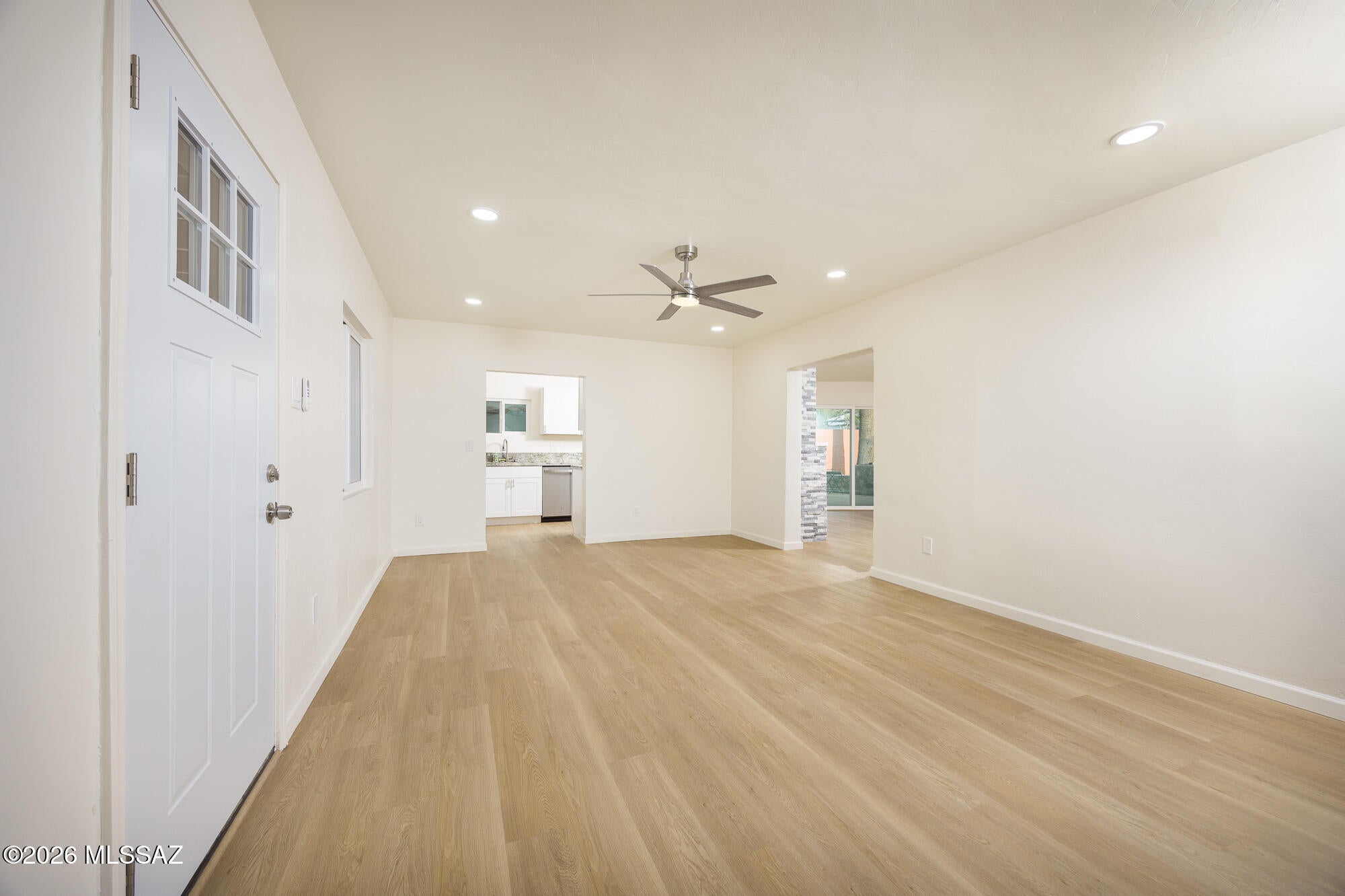 3926 E Louis Lane