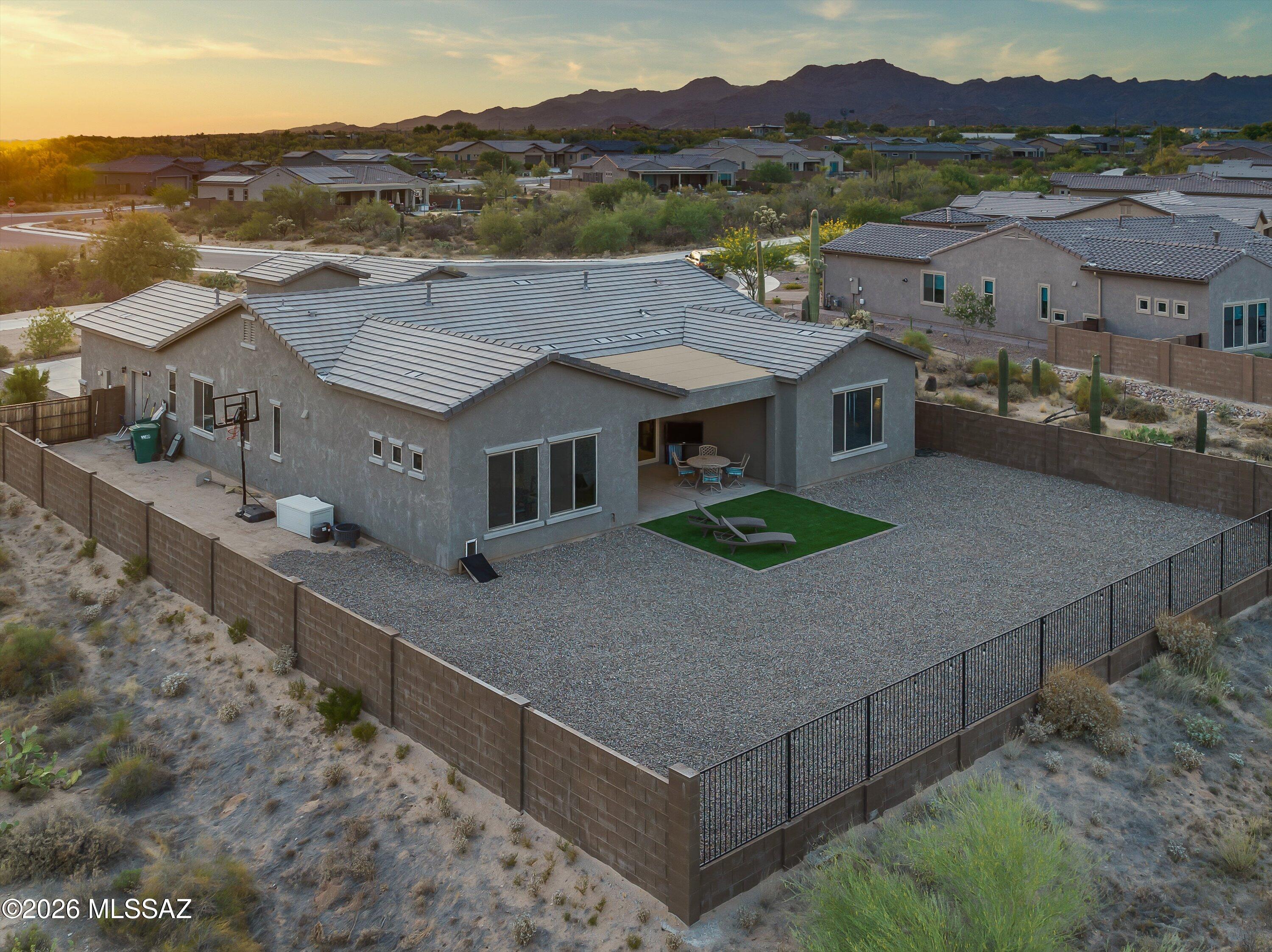 Saguaros Viejos West - Residential