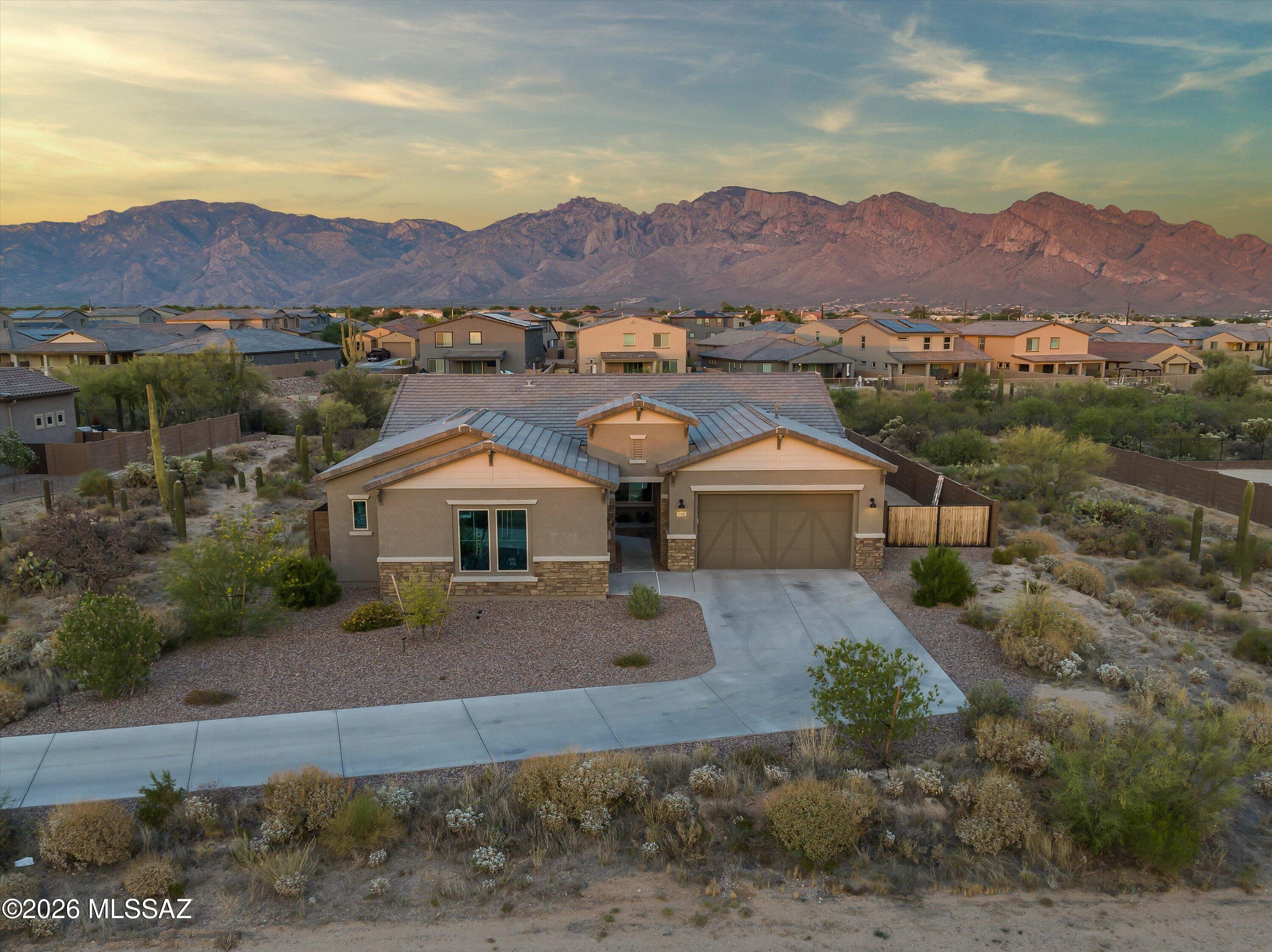 Saguaros Viejos West - Residential
