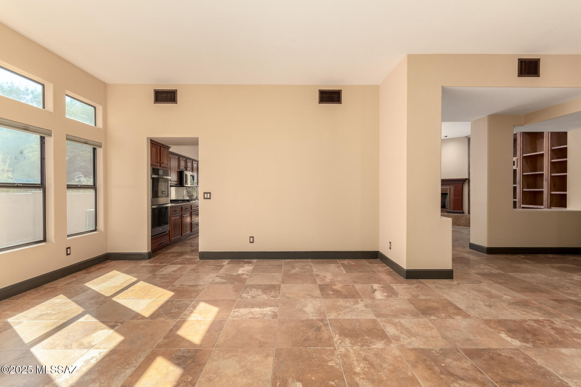 1975 W MUIRHEAD LOOP