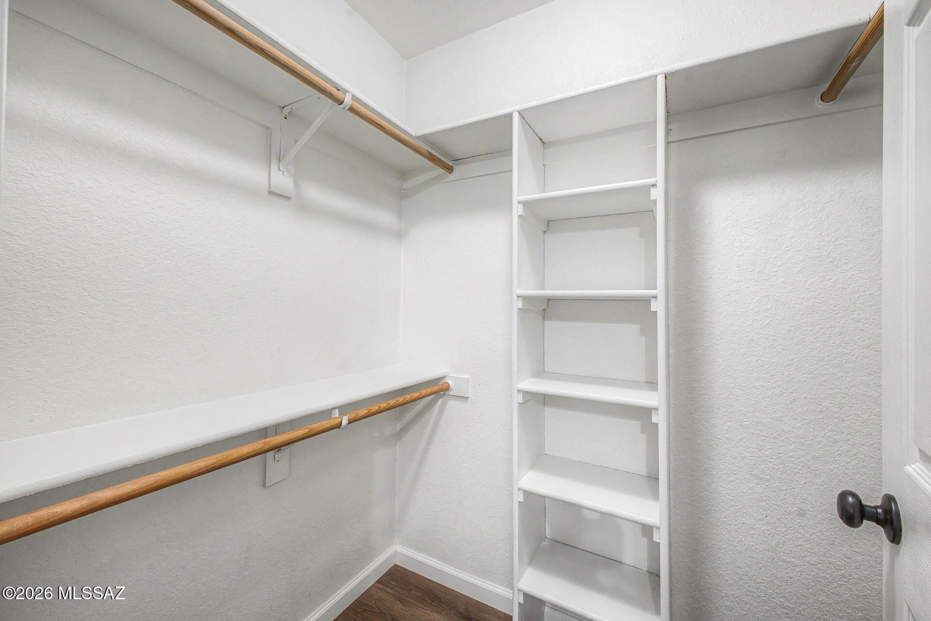 Le Mirador Twnhms (1-50) - Residential