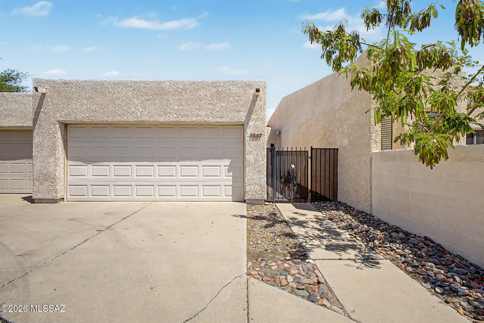 Le Mirador Twnhms (1-50) - Residential