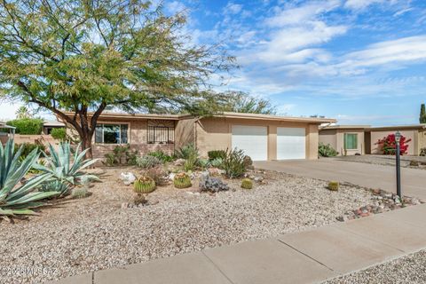 Photo of 392 W Rio Altar, Green Valley, AZ 85614 (MLS # 22603820)