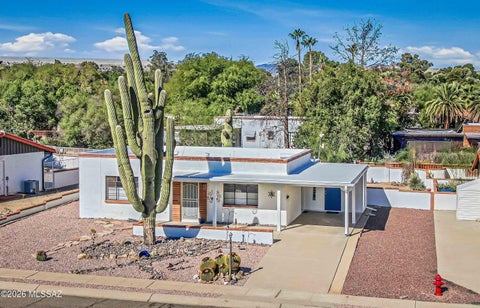 Photo of 400 S Vista Del Rio, Green Valley, AZ 85614 (MLS # 22624894)
