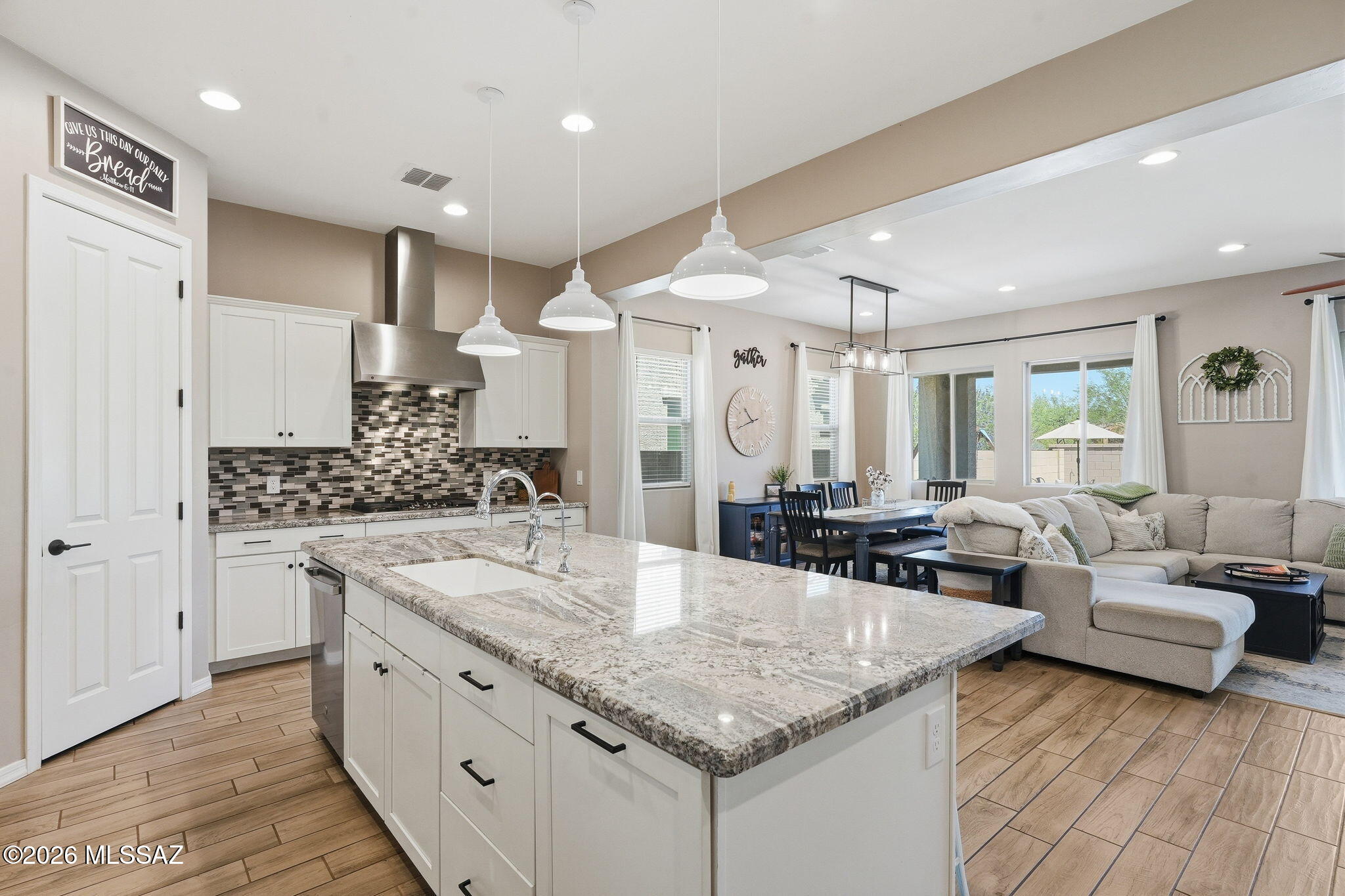 1076 W Desert Firetail Lane