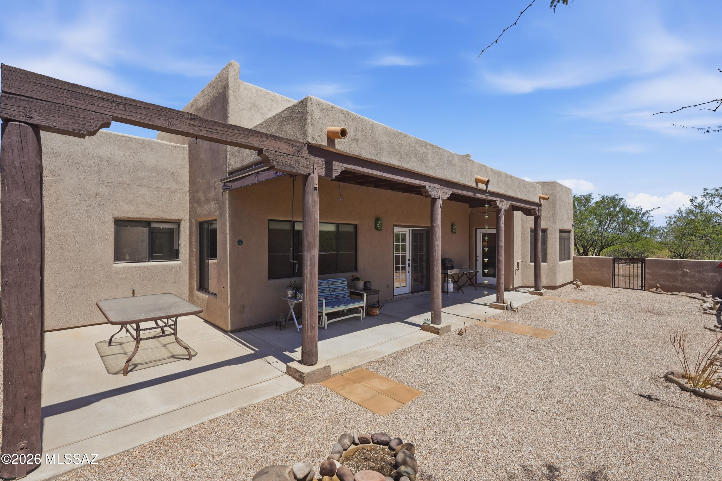 1505 W Via Muleje