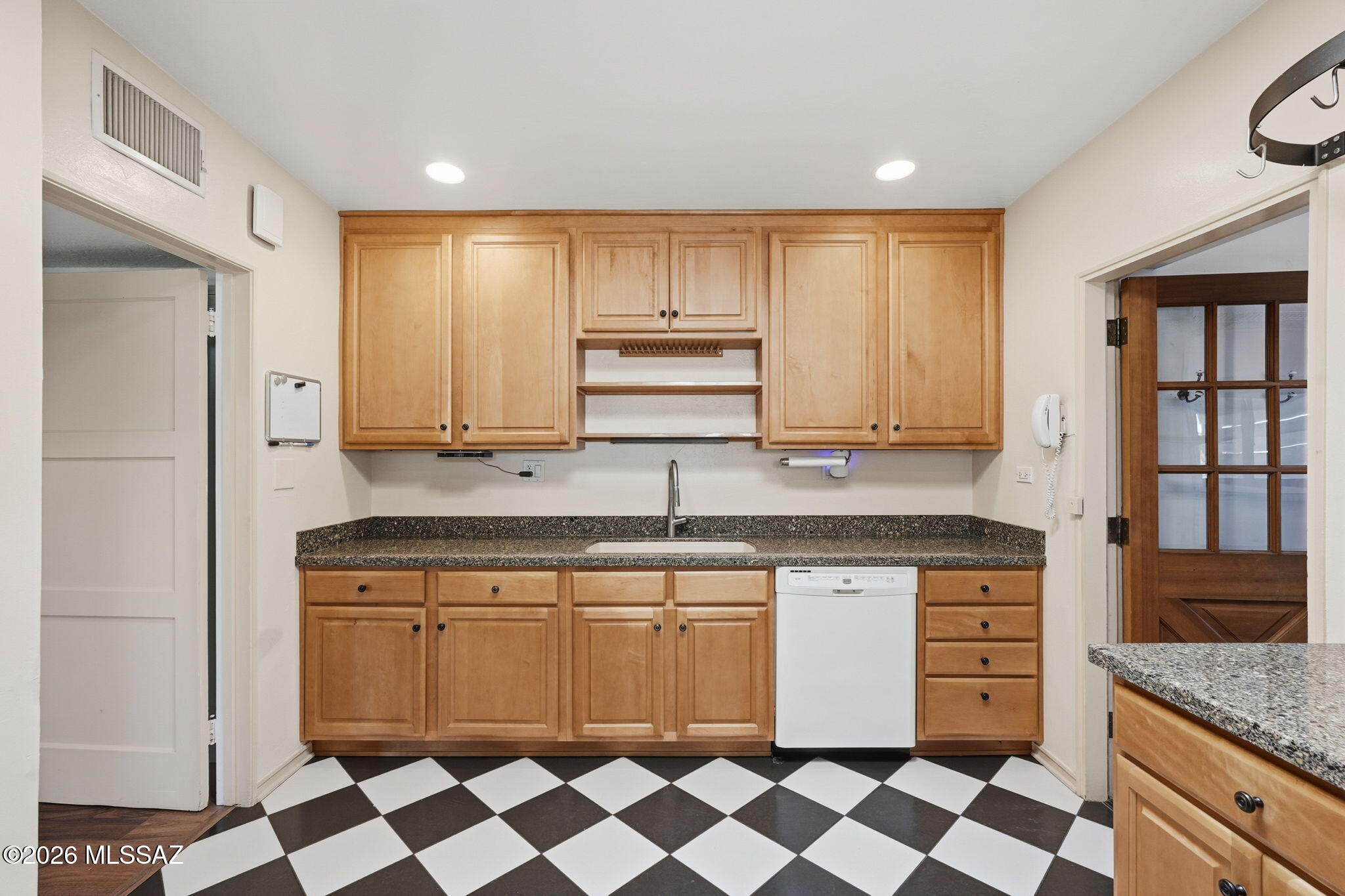 Country Club Manor - Residential
