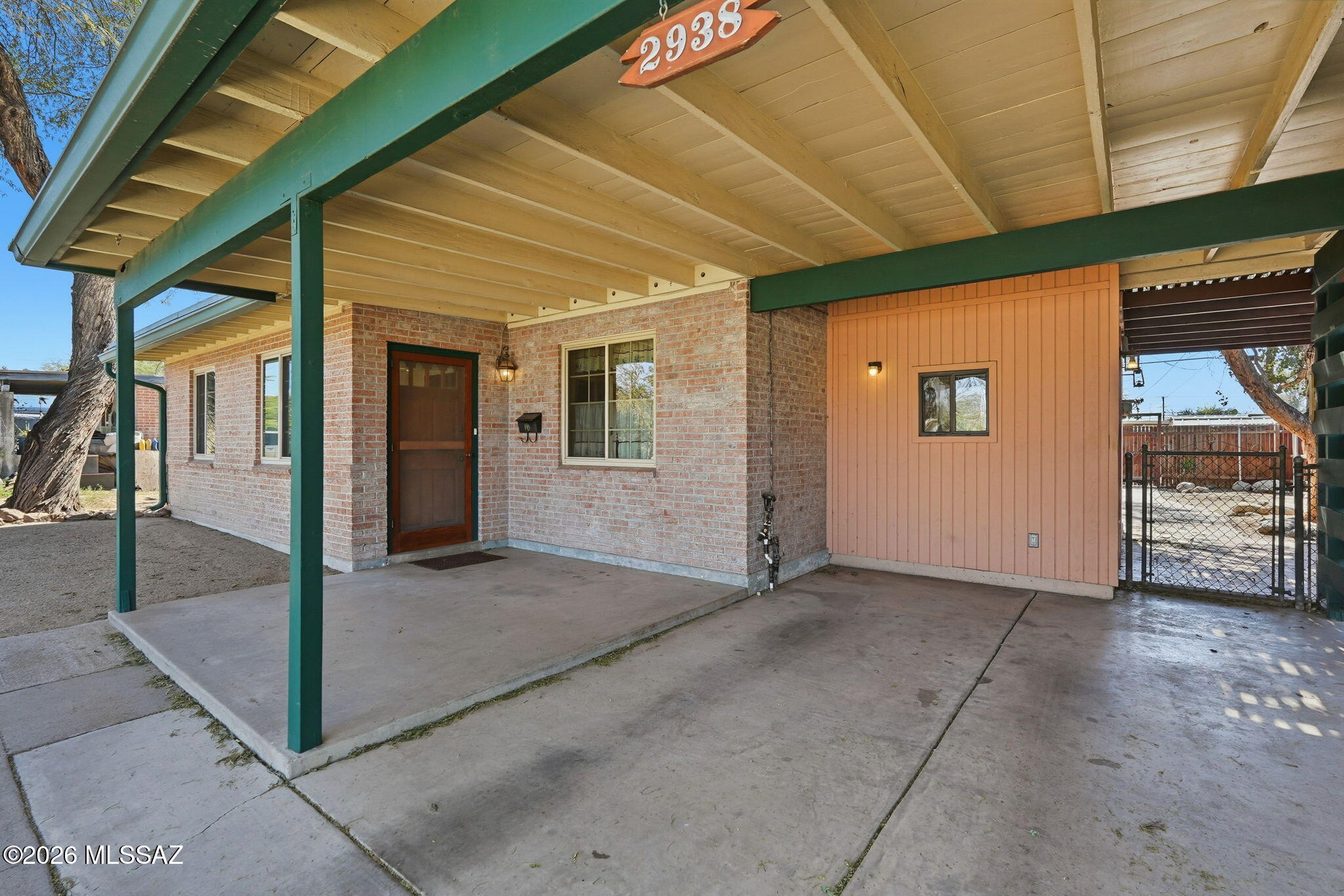 Country Club Manor - Residential