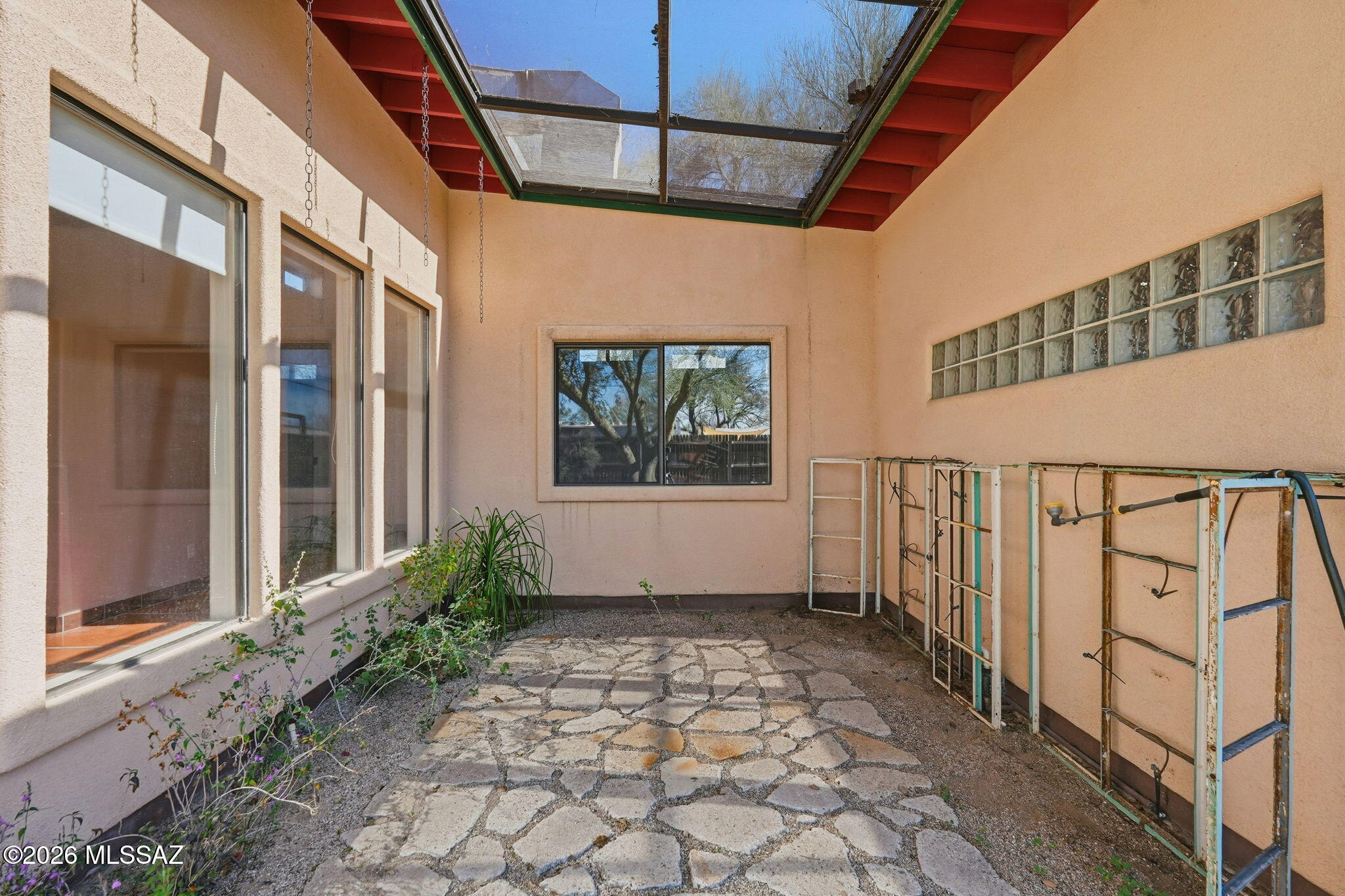 Country Club Manor - Residential
