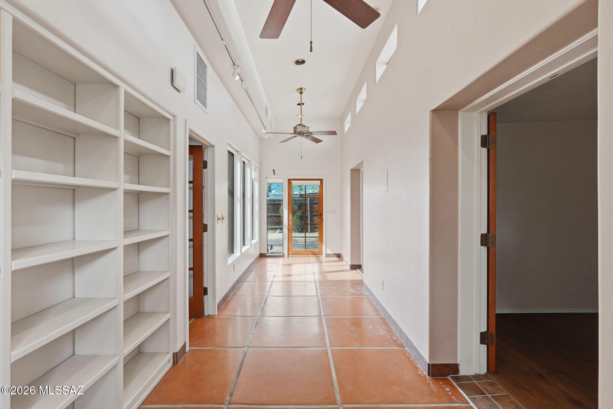 Country Club Manor - Residential