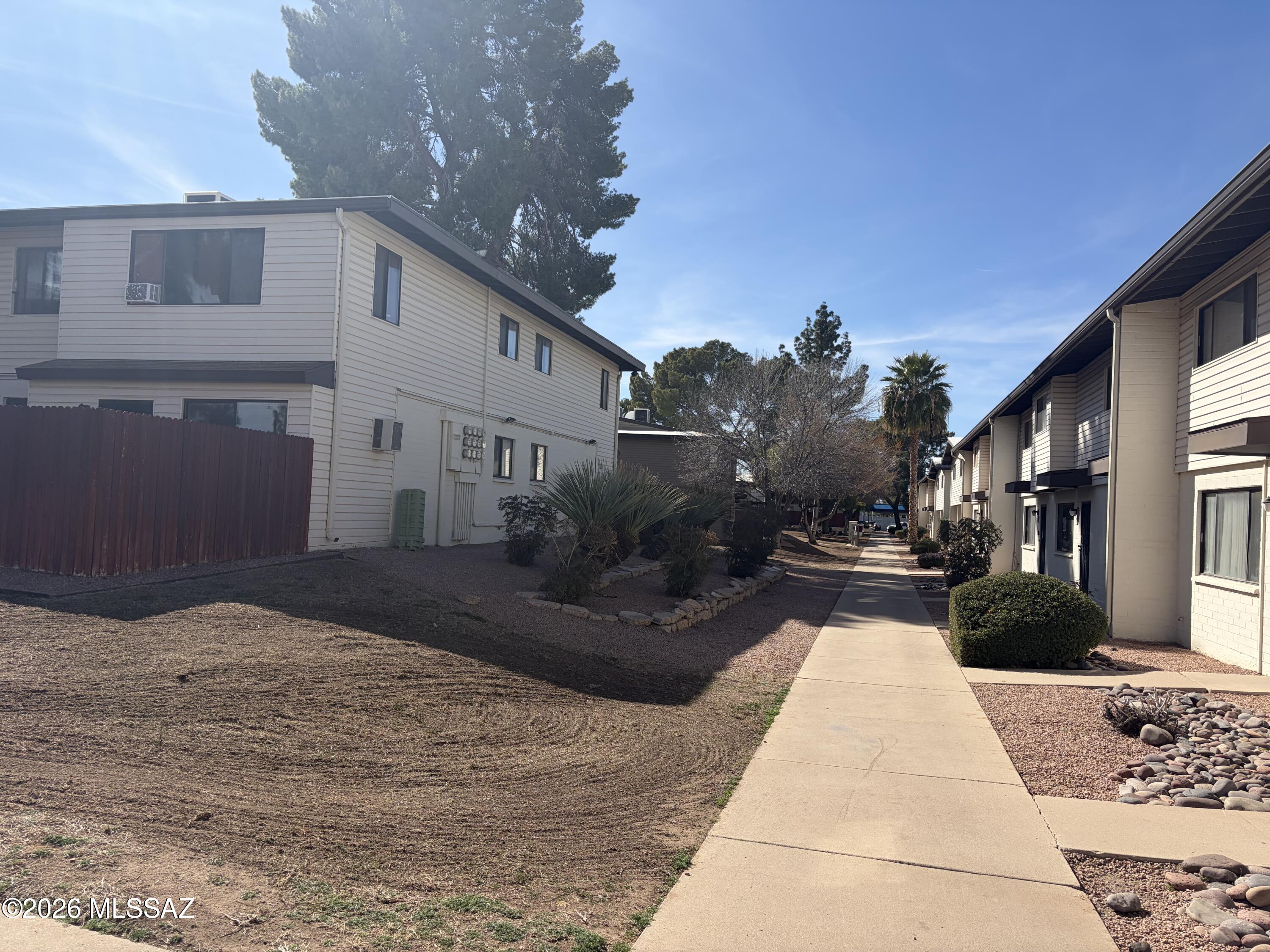 1306 S Avenida Polar B2