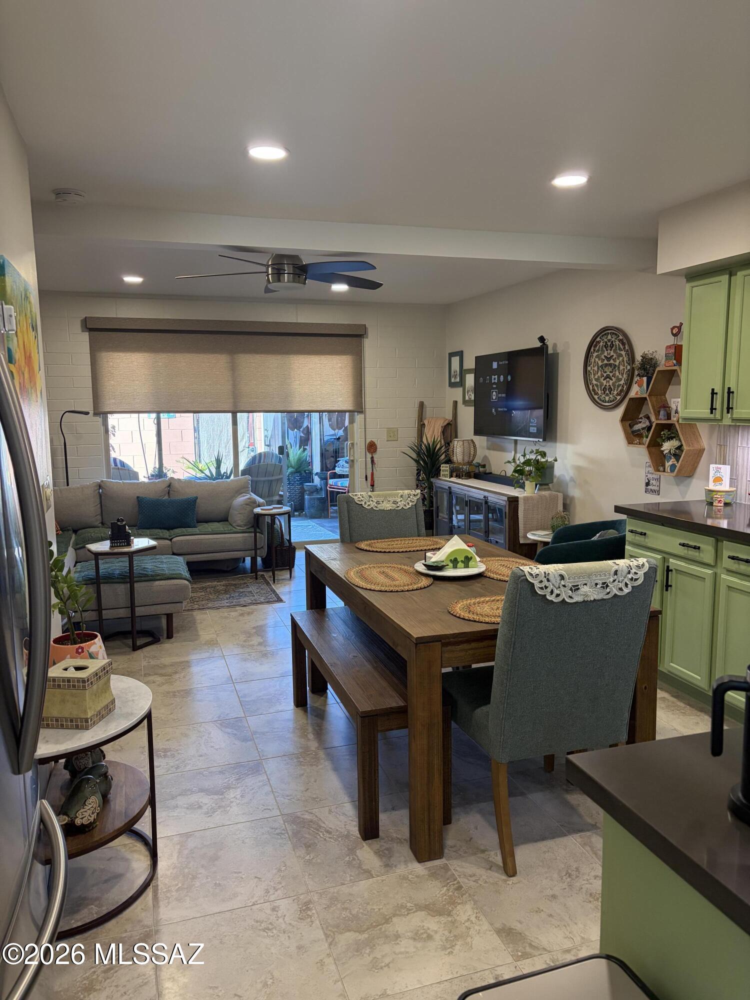 1306 S Avenida Polar B2