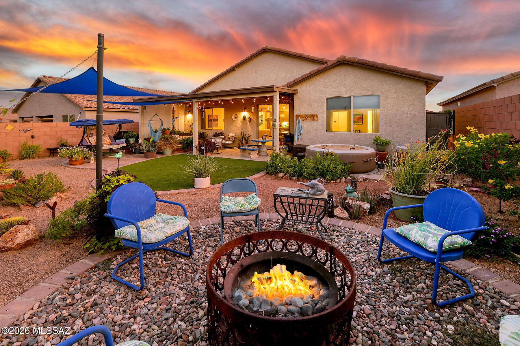 2226 W Desert Topaz Way