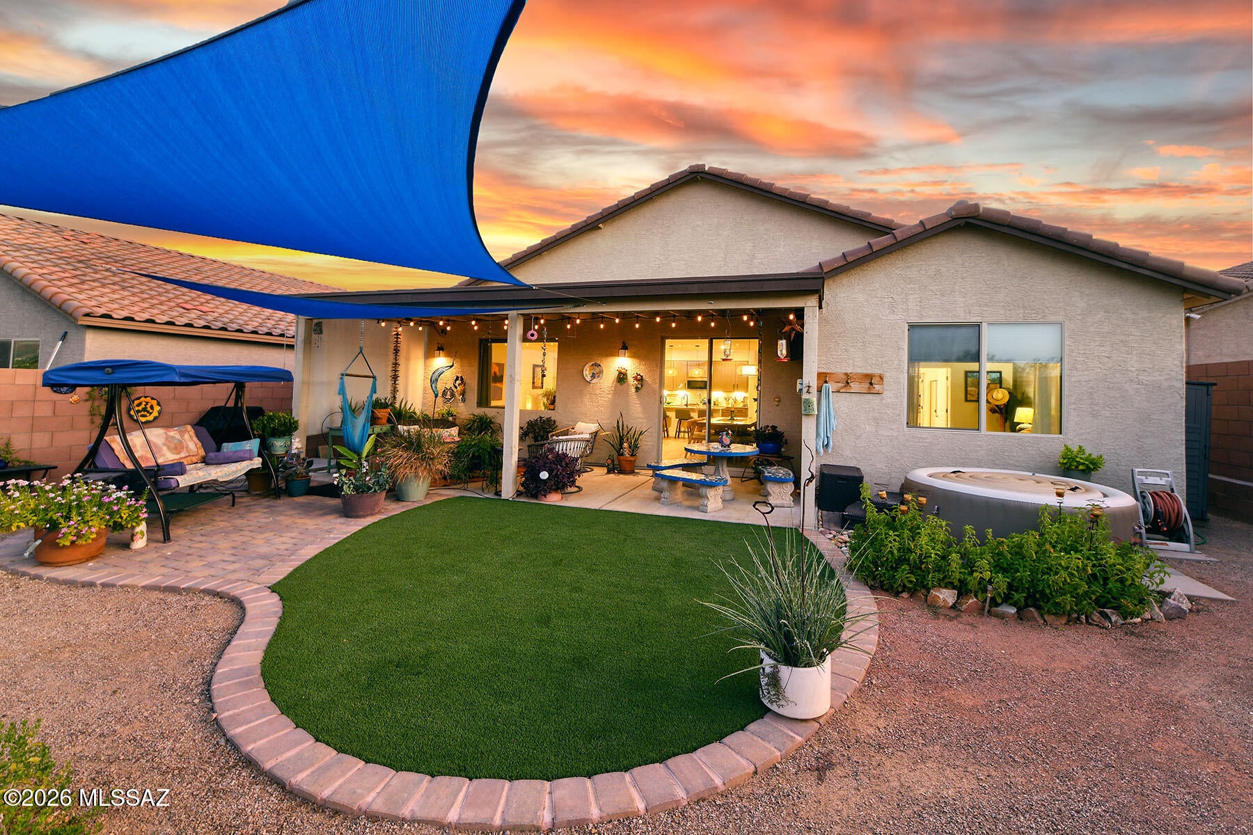 2226 W Desert Topaz Way