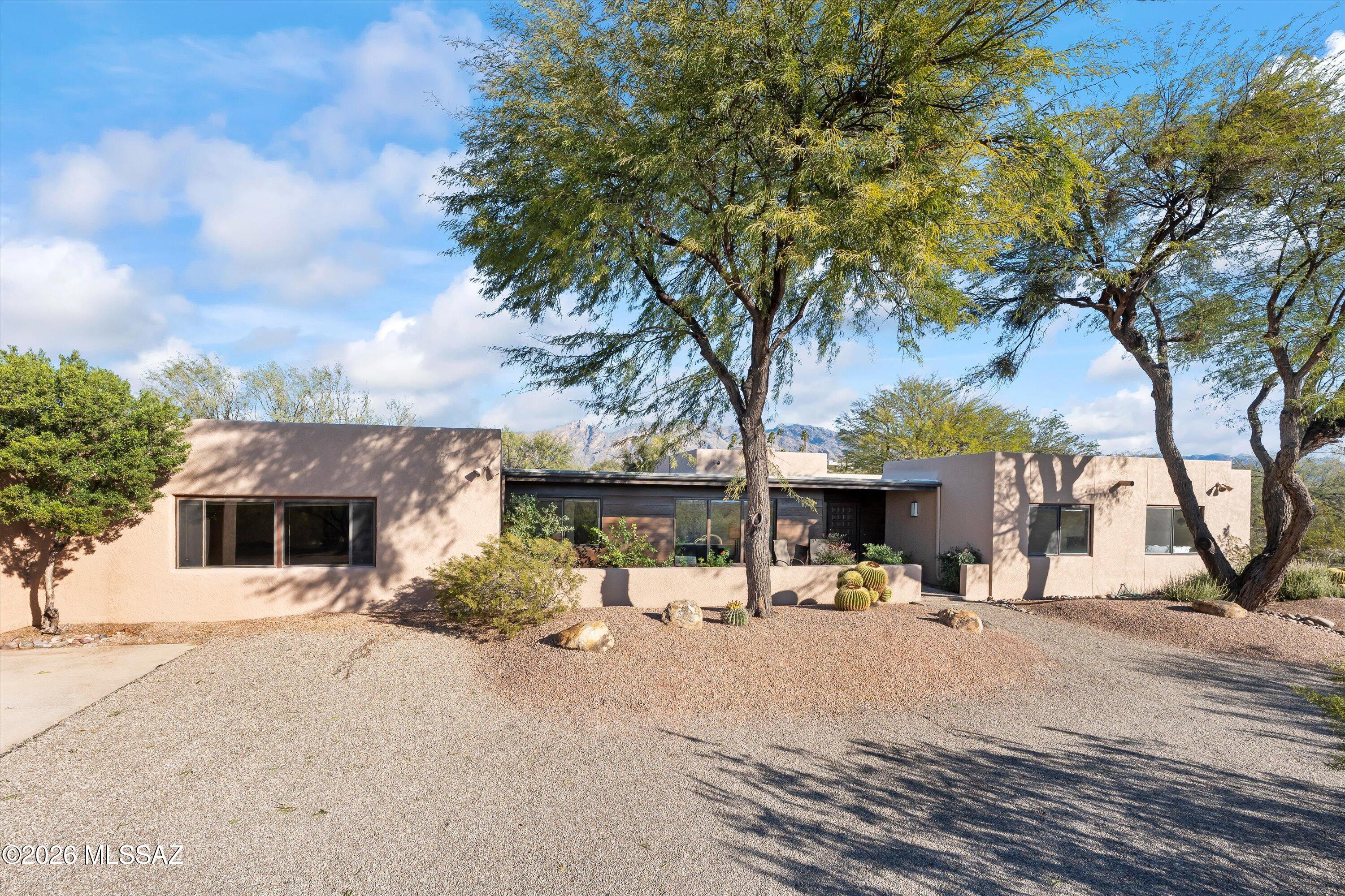 3901 N Longfellow Avenue