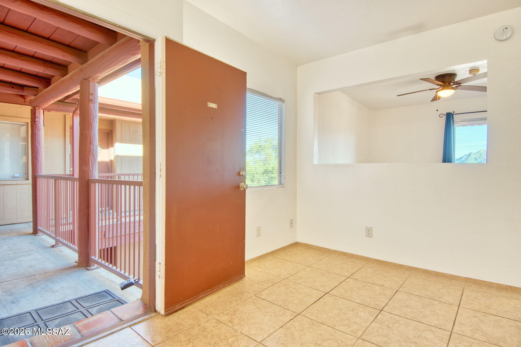 1810 E Blacklidge Drive 219