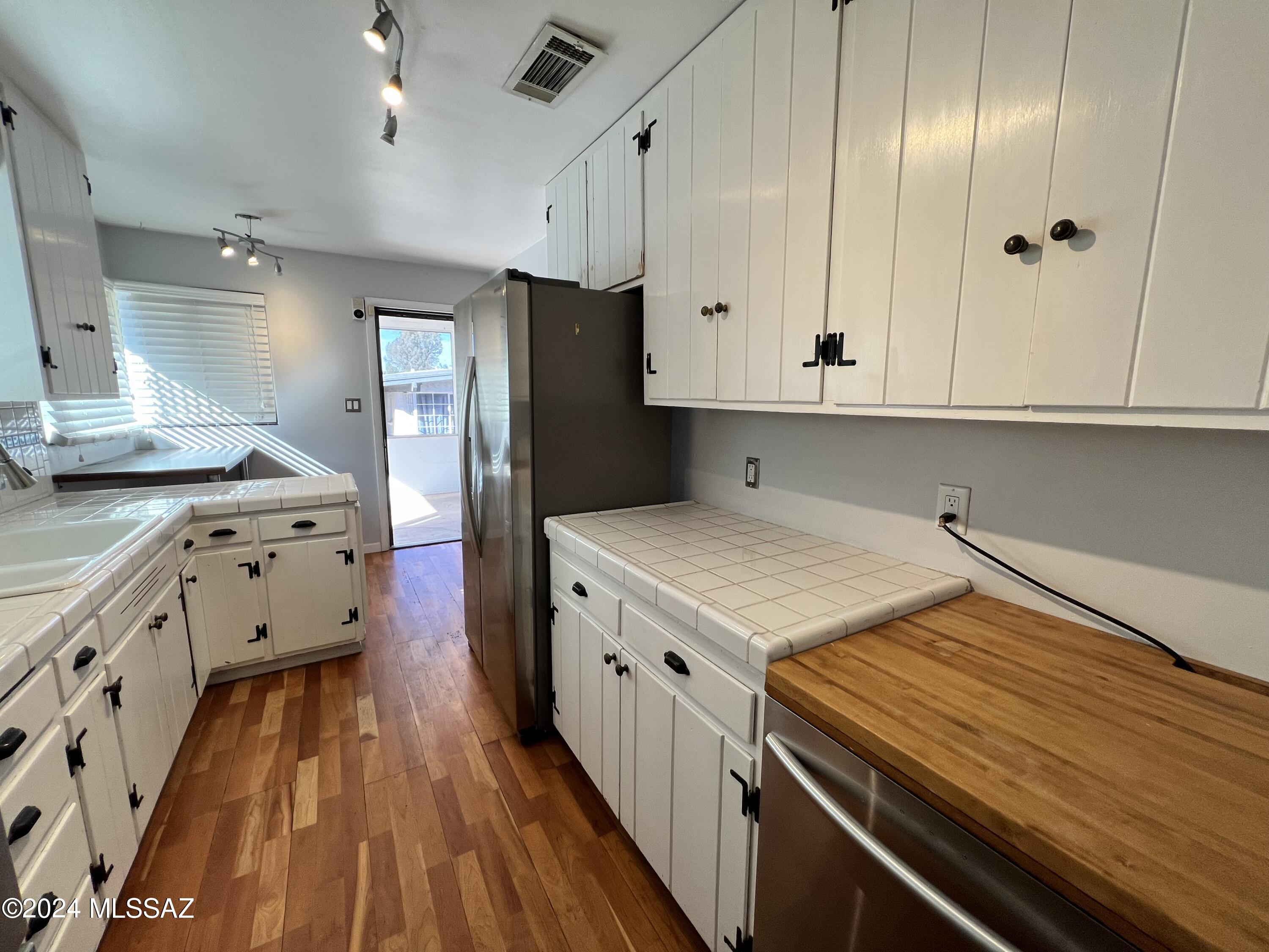 Highland Vista - Residential Lease
