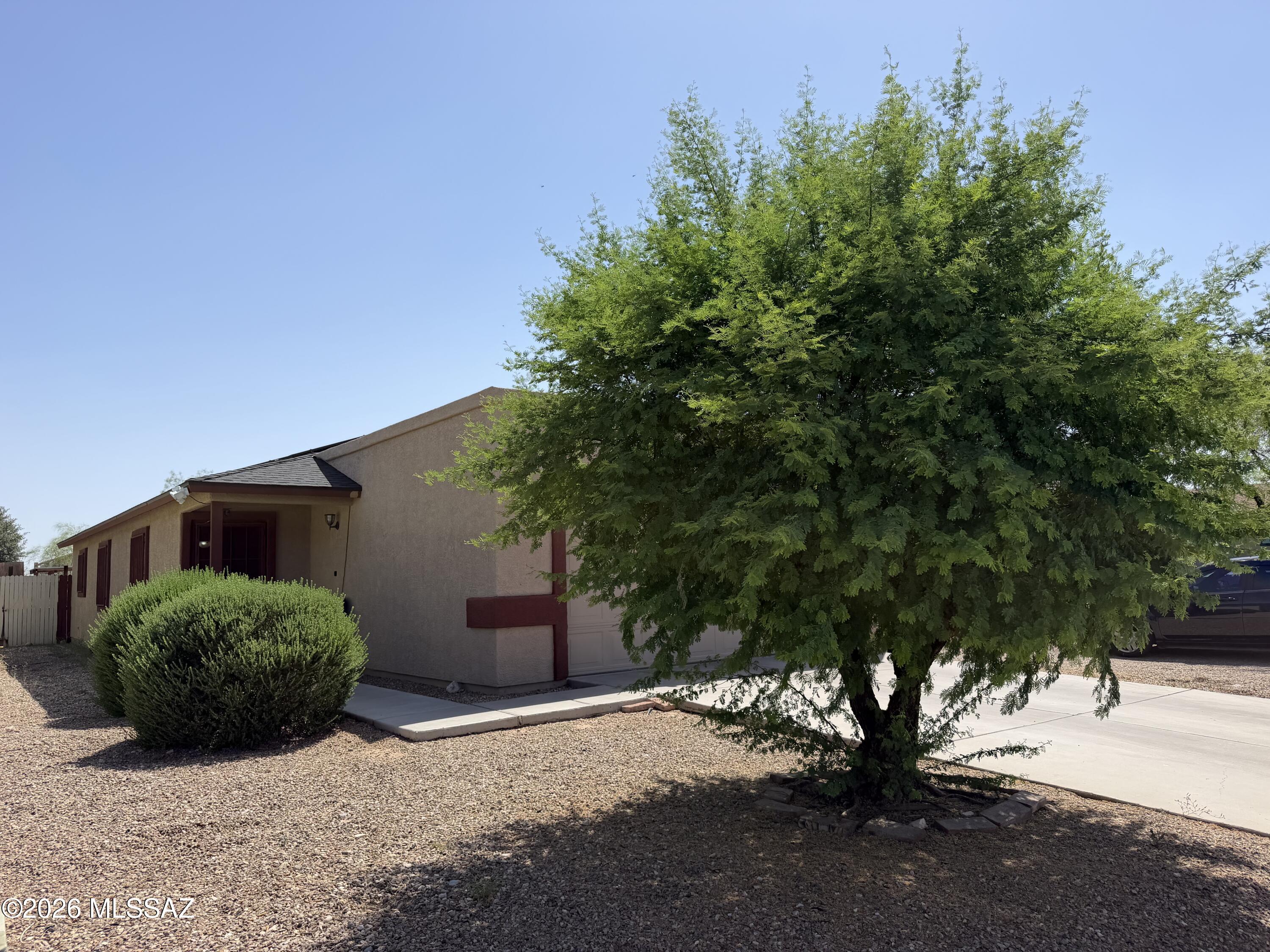 2266 E Sunland Vista