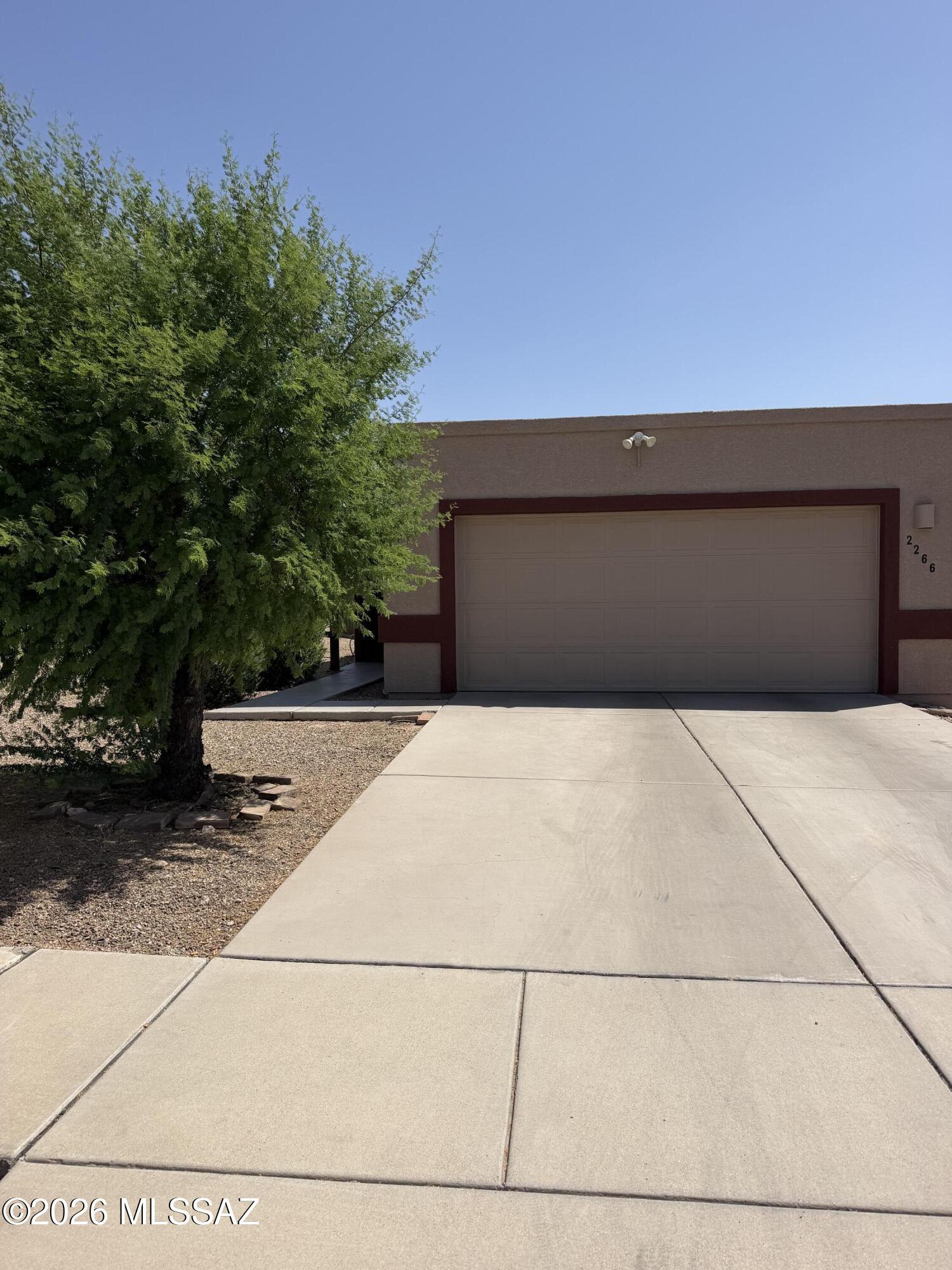 2266 E Sunland Vista
