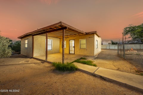 Photo of 255 E Delta Road, Tucson, AZ 85706 (MLS # 22621362)