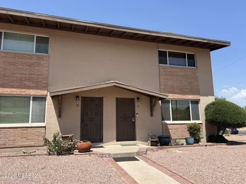 Photo of 905 N Venice Avenue #A, Tucson, AZ 85711 (MLS # 22621137)
