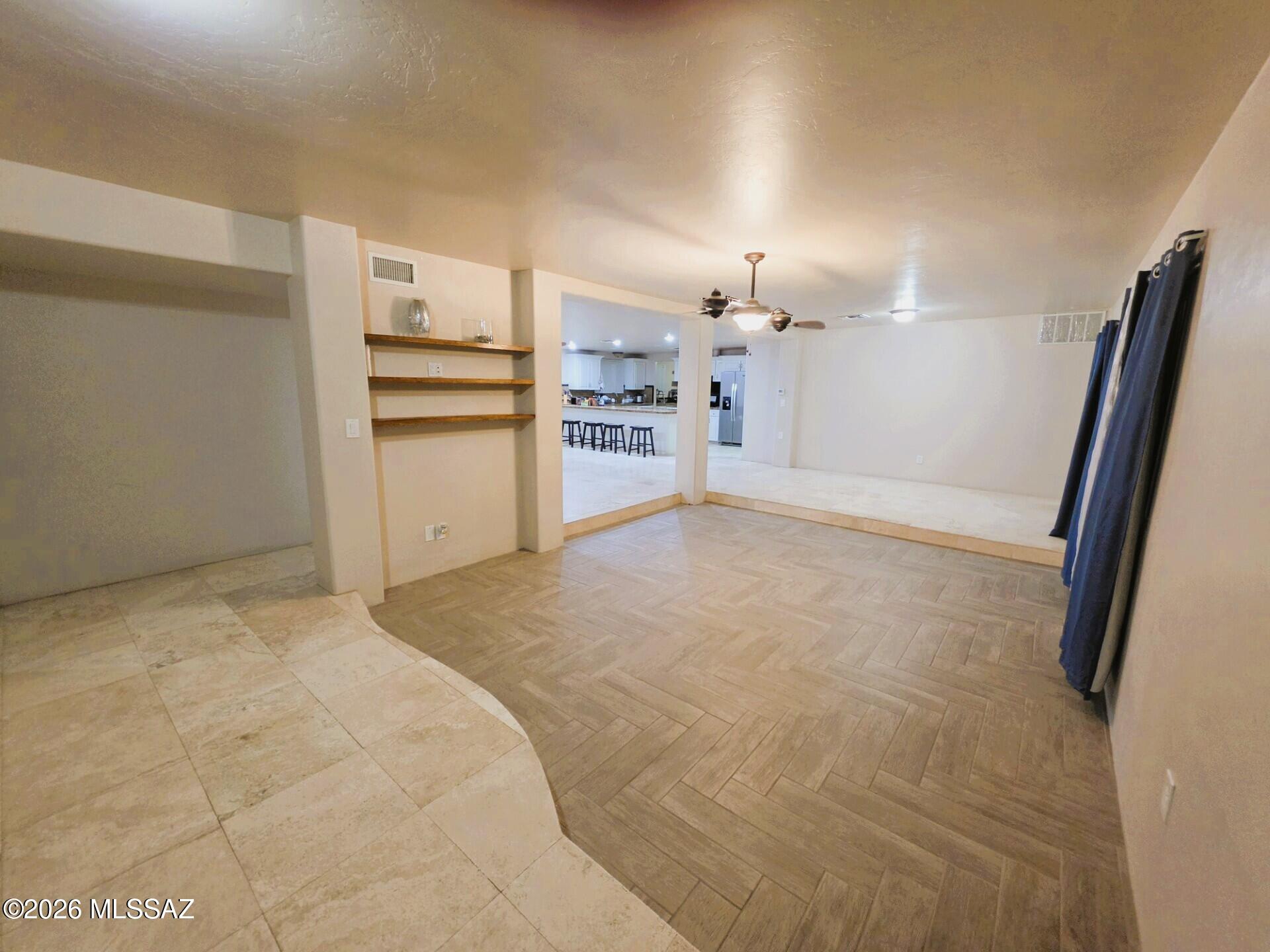 6401 N Camino Katrina
