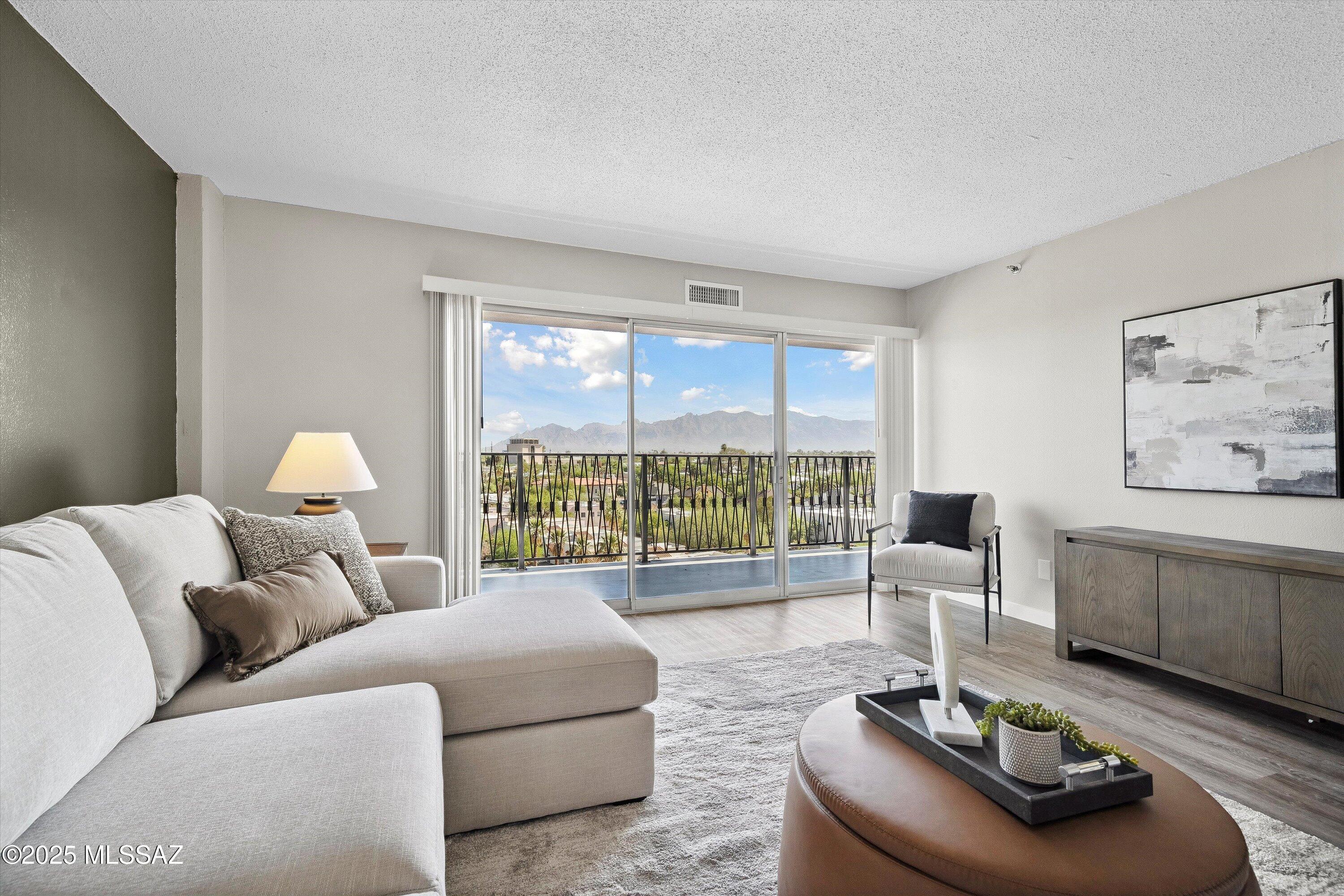 425 W Paseo Redondo Drive 3C