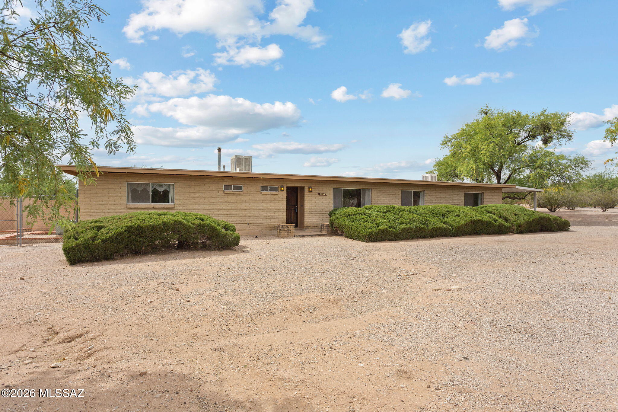 10100 E Moccasin Place