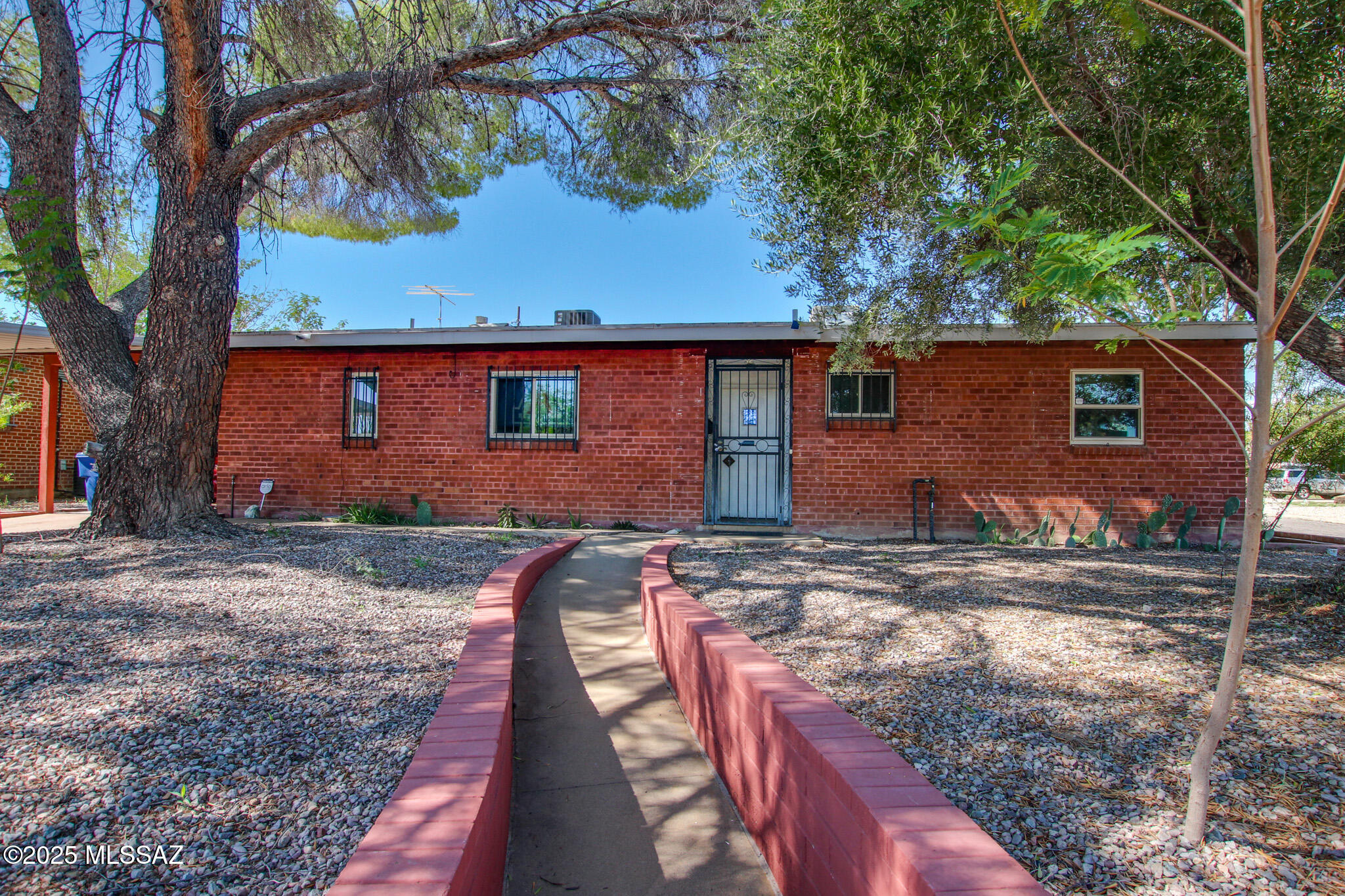 El Cerrito Est - Residential
