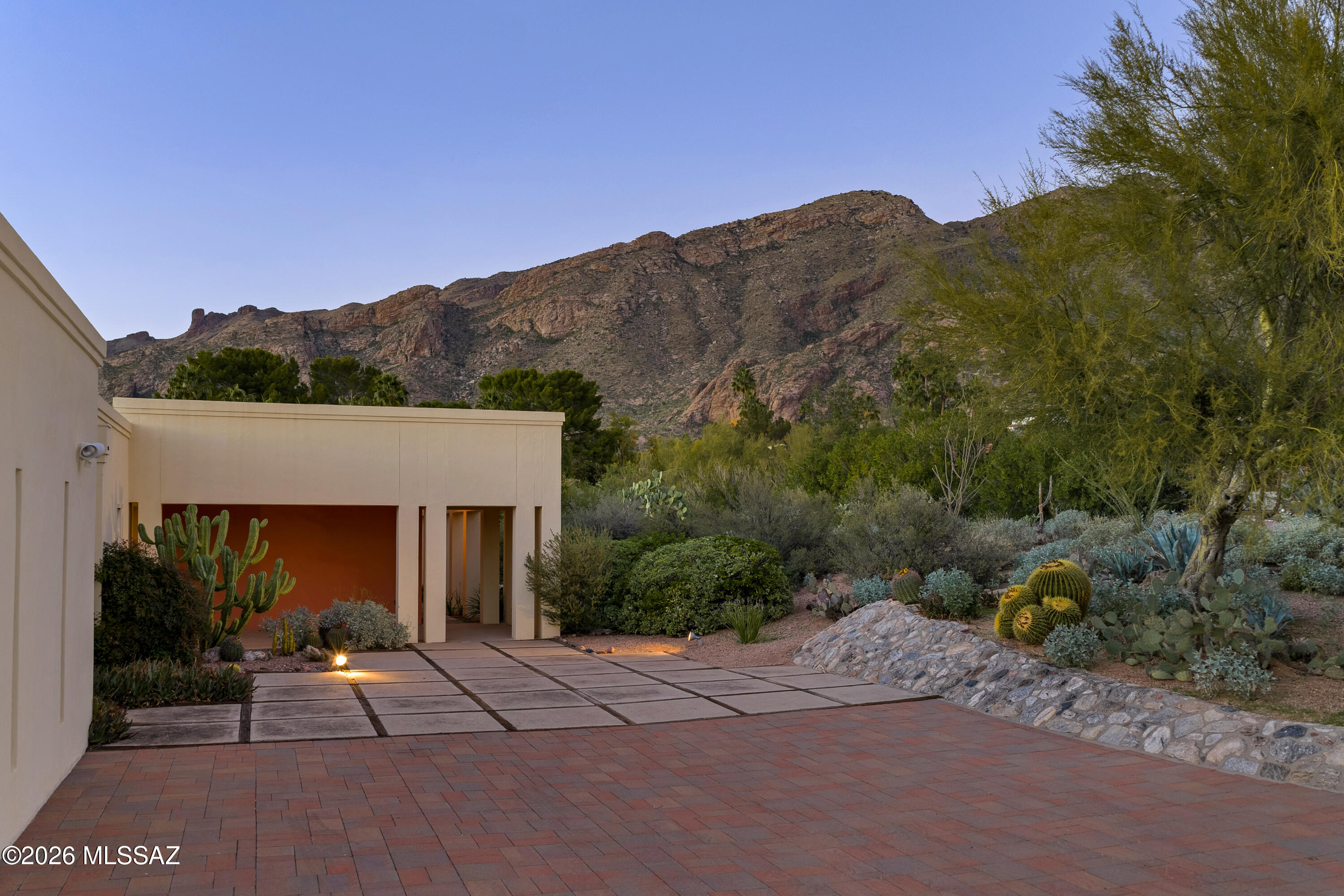 4941 E Mission Hill Place