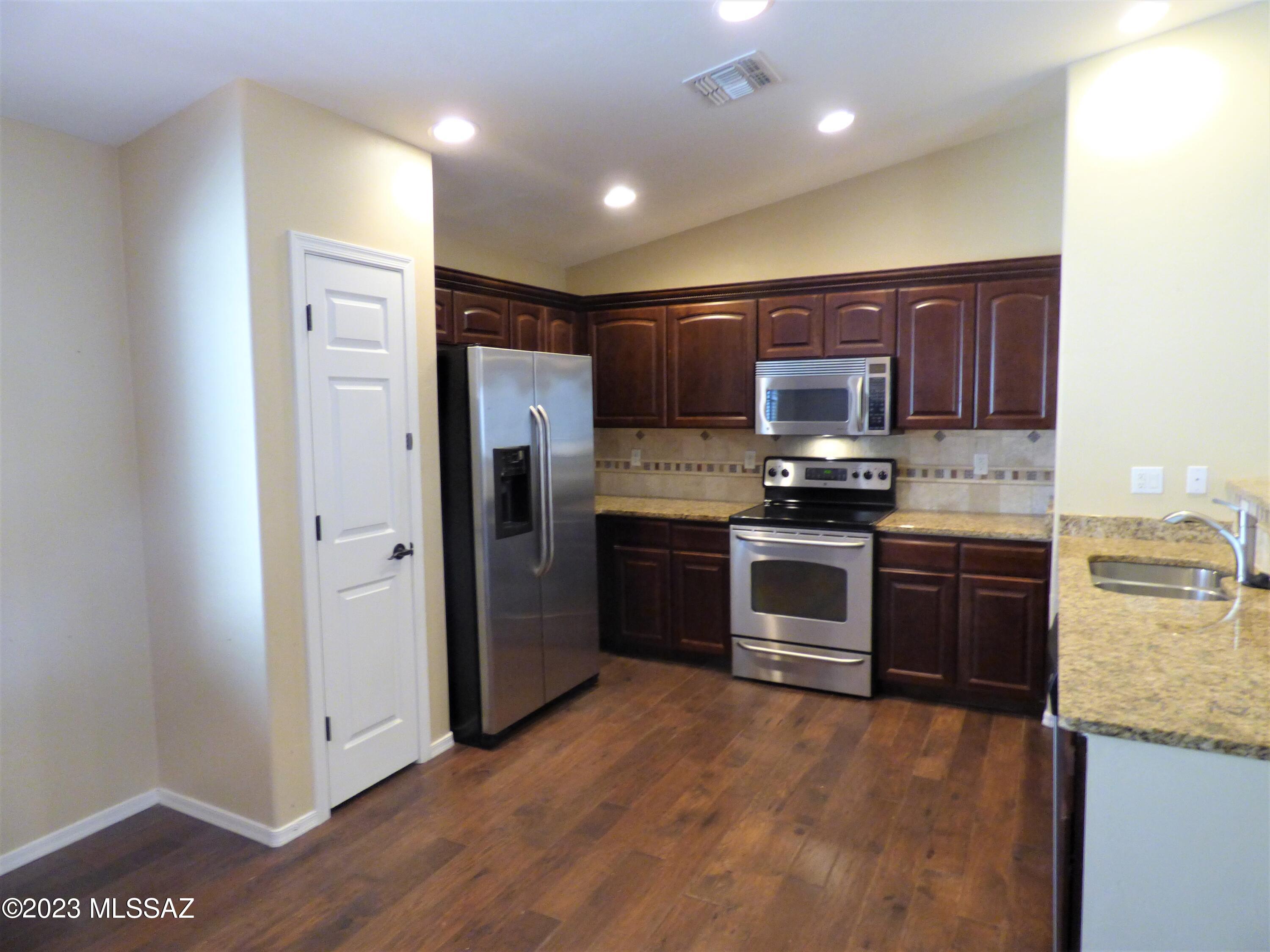 The Villages IV At Dove Mountain (1-47) - Residential Lease