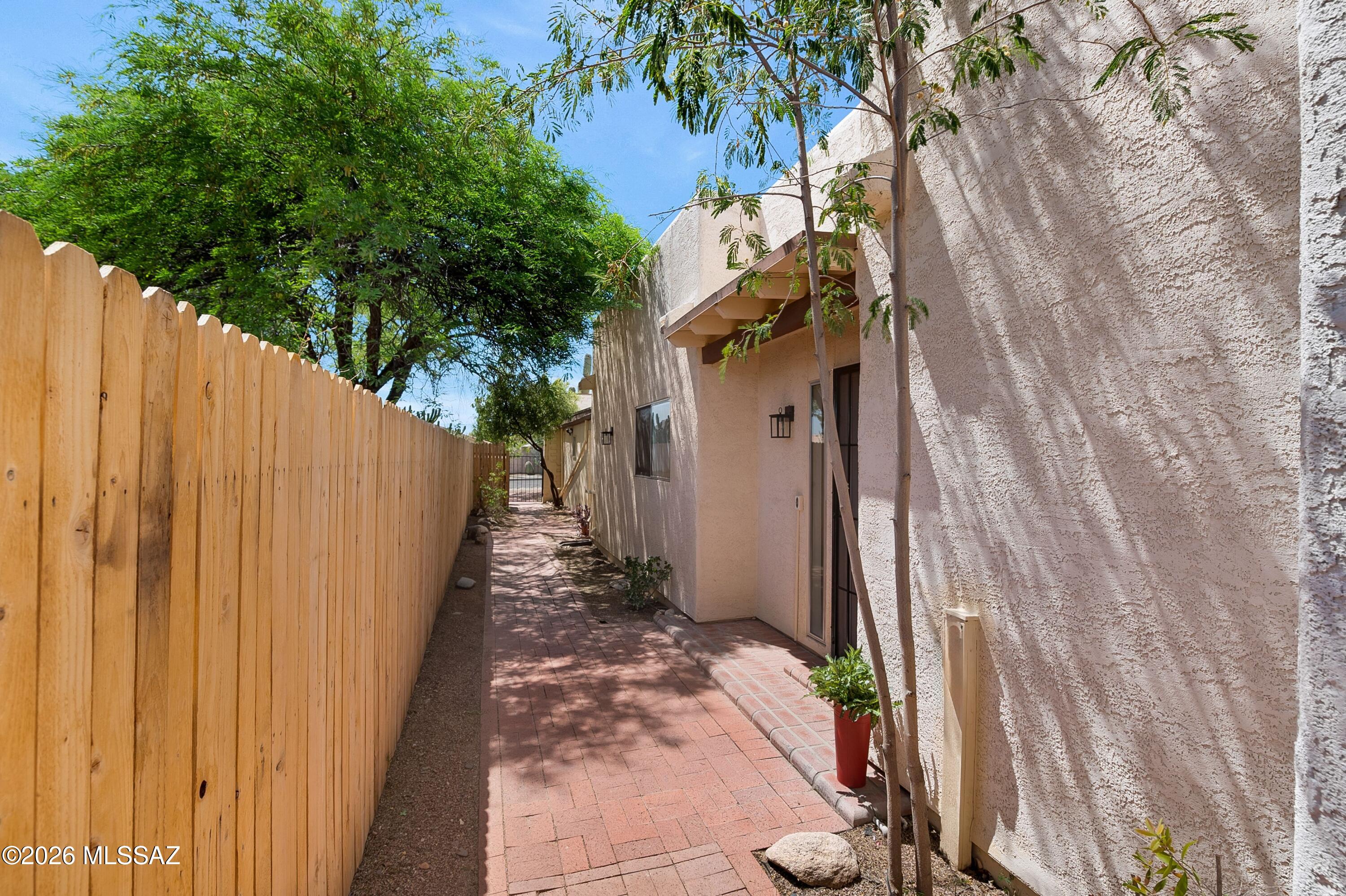 Ladera Brisas Townhouses (1-106) - Residential