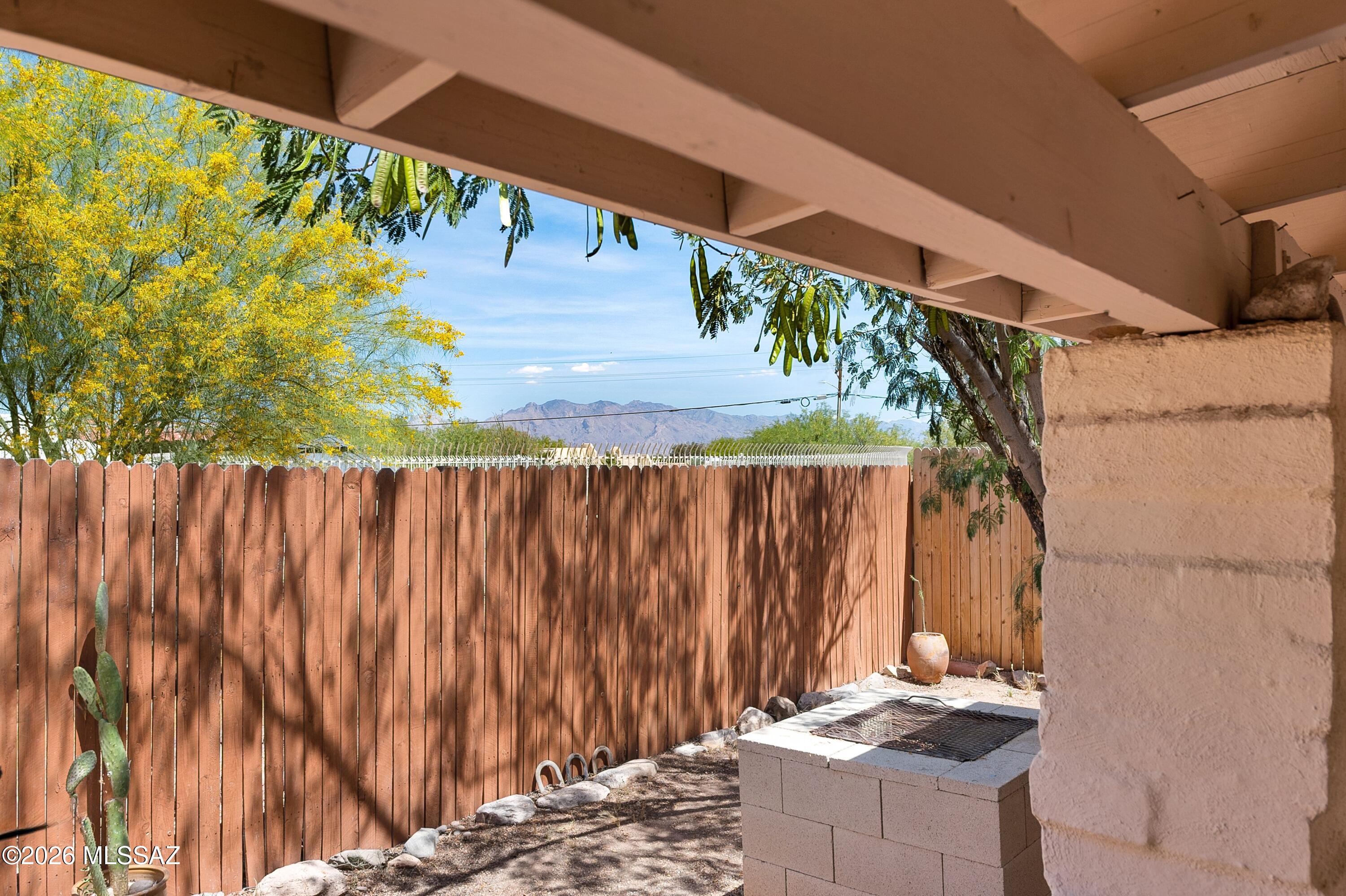 2366 W Drachman Street