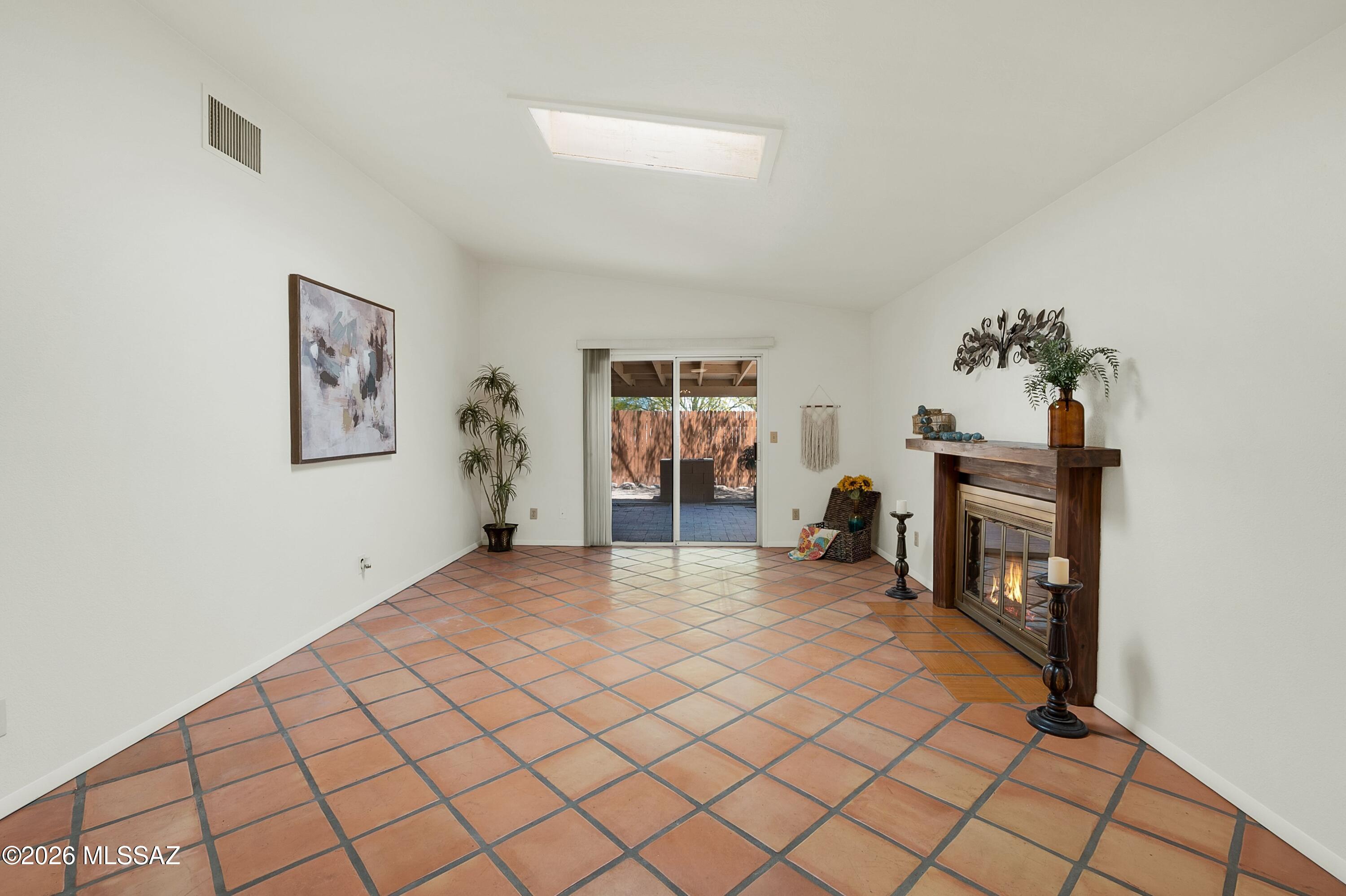 2366 W Drachman Street