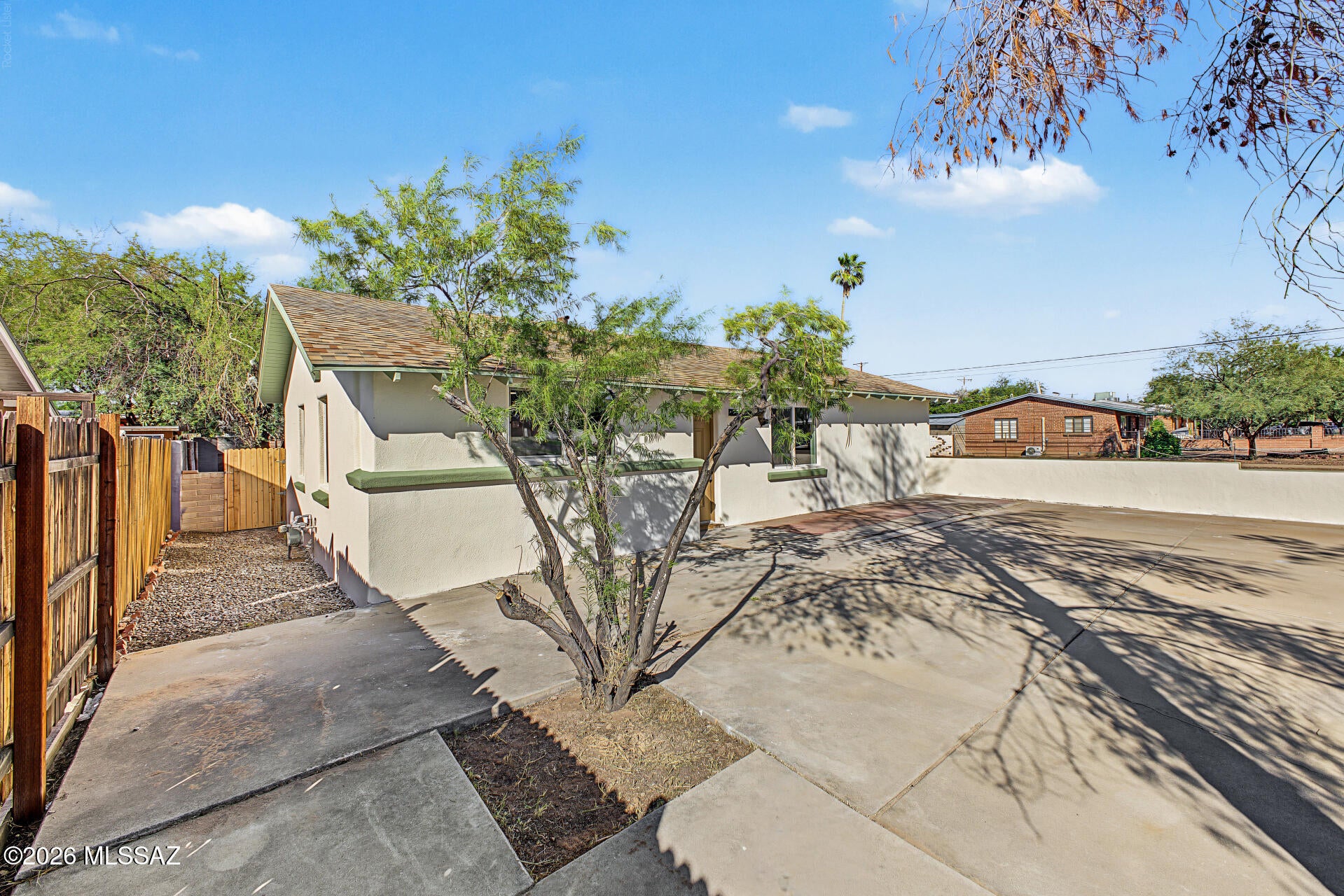 2739 E Beverly Drive