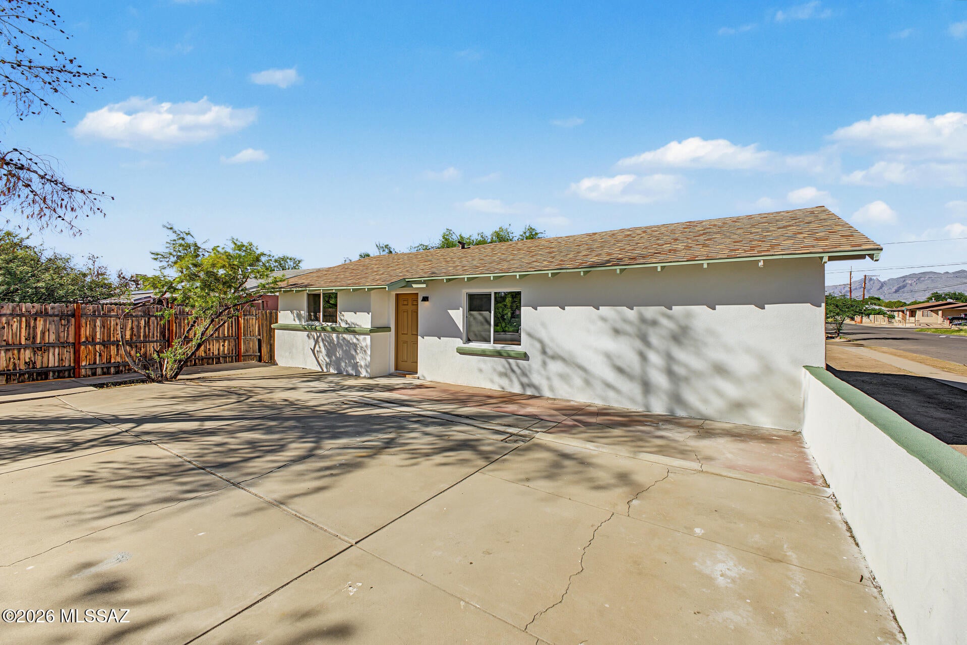 2739 E Beverly Drive