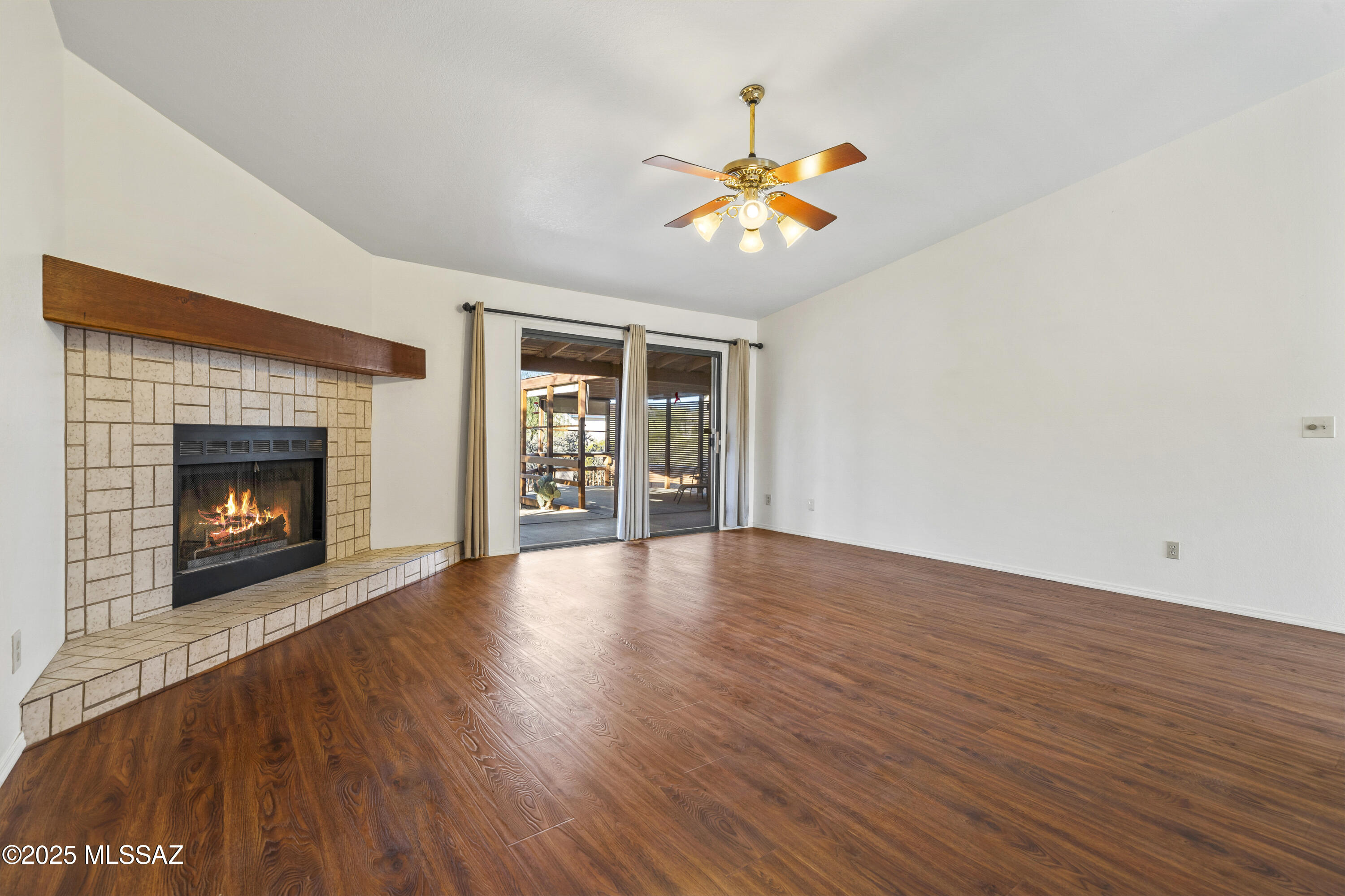 4421 N Calle Llanura