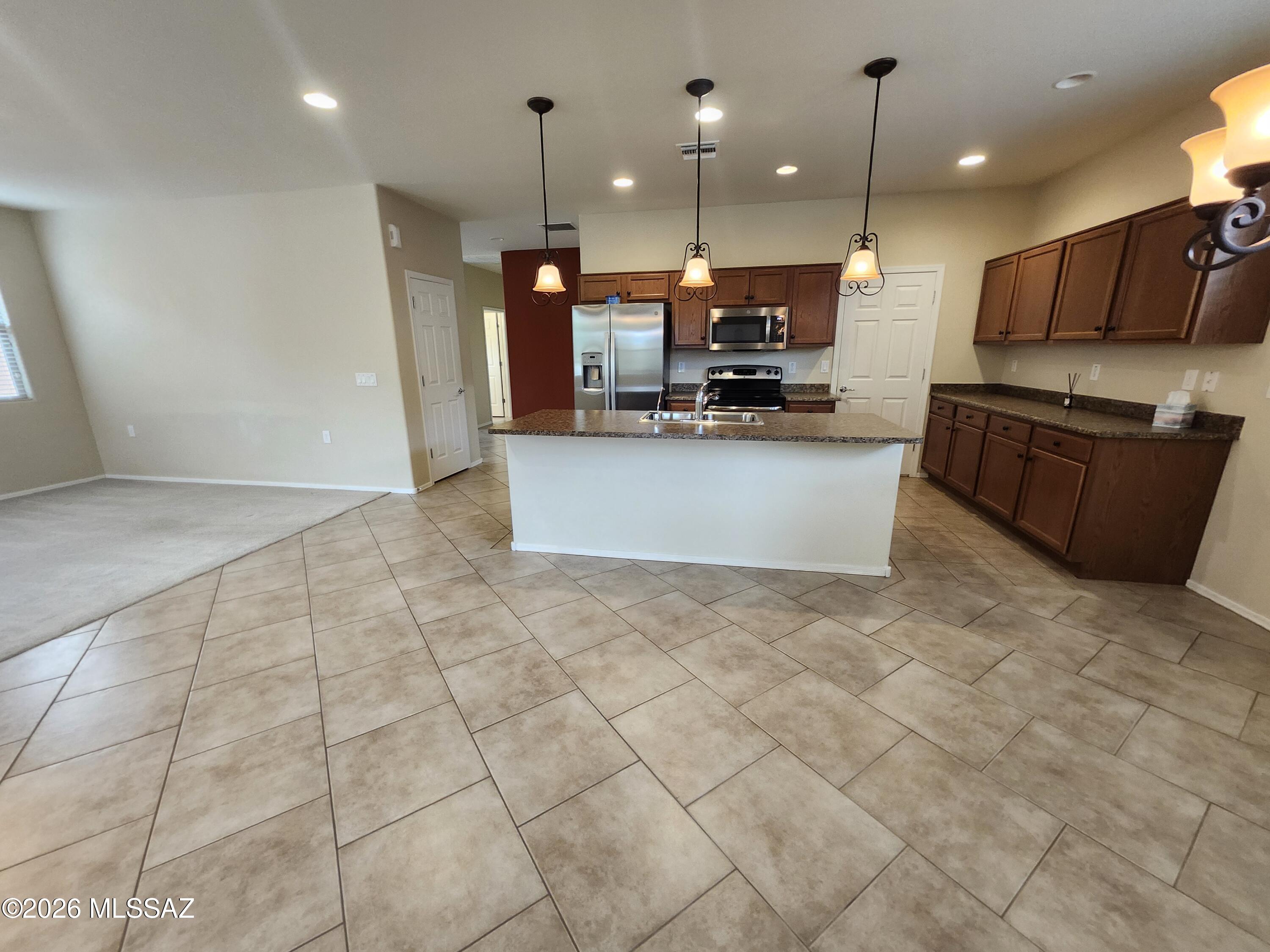 Four Seasons Phase 1 - Residential Lease