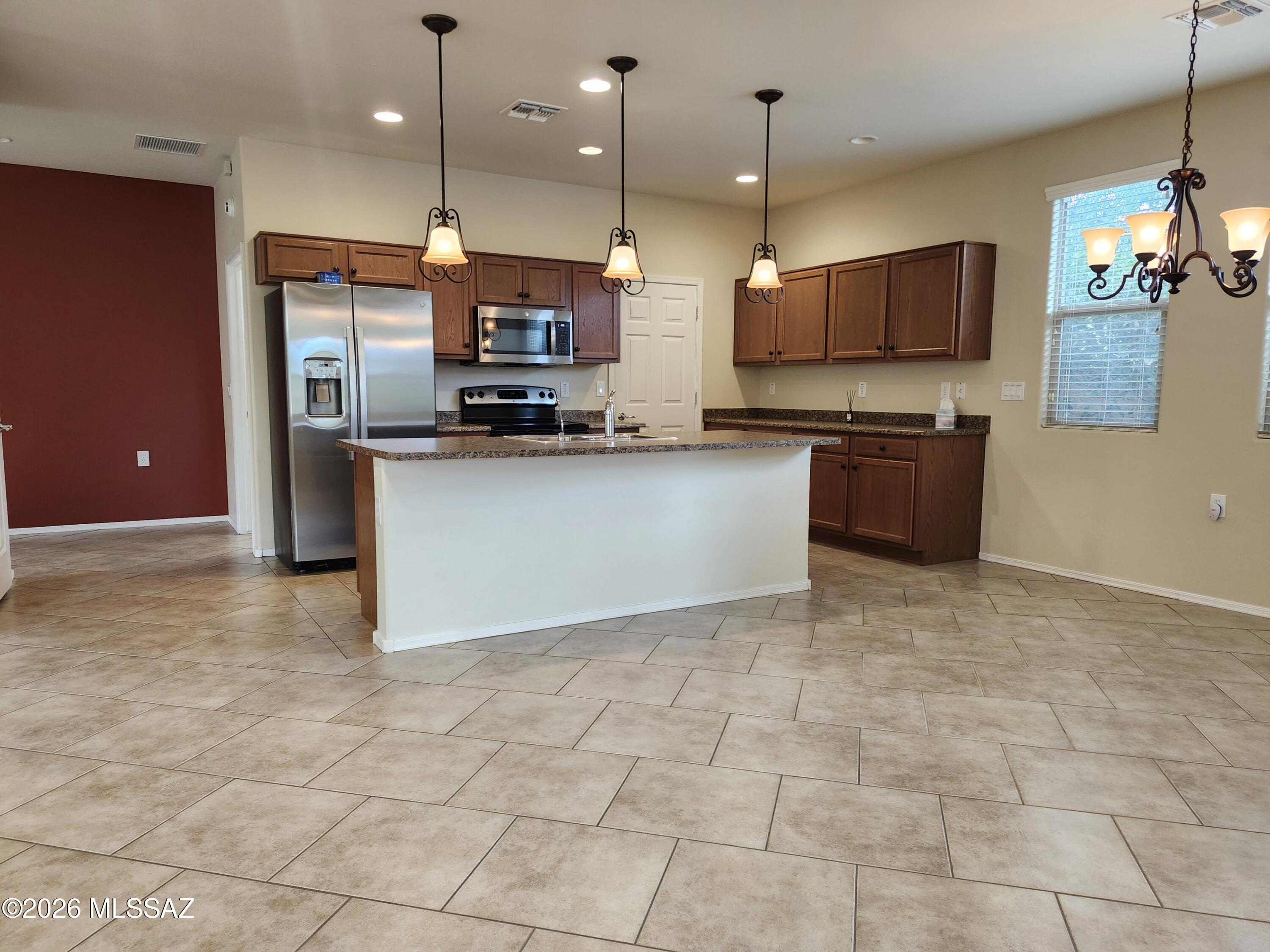 Four Seasons Phase 1 - Residential Lease