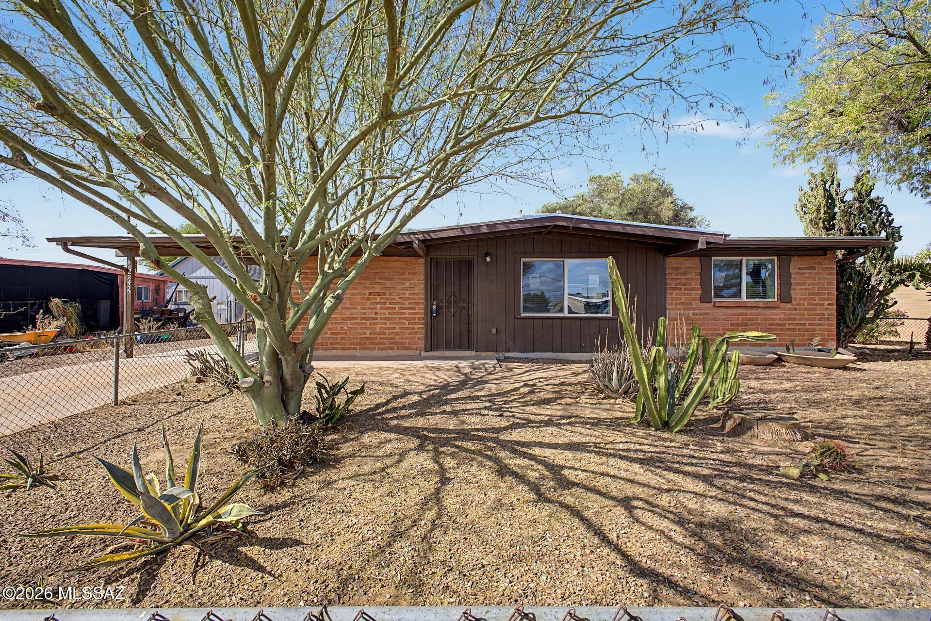 La Cholla - Residential